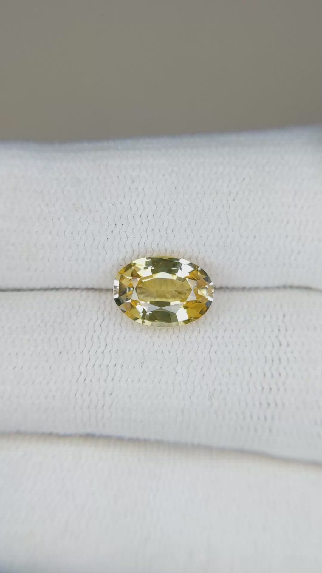 2.50 Ct. Yellow Sapphire from Ceylon (Sri Lanka) Size Video
