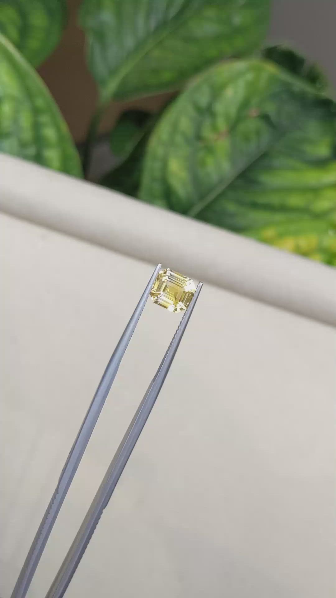 2.24 Ct. Yellow Sapphire from Ceylon (Sri Lanka) Size Video