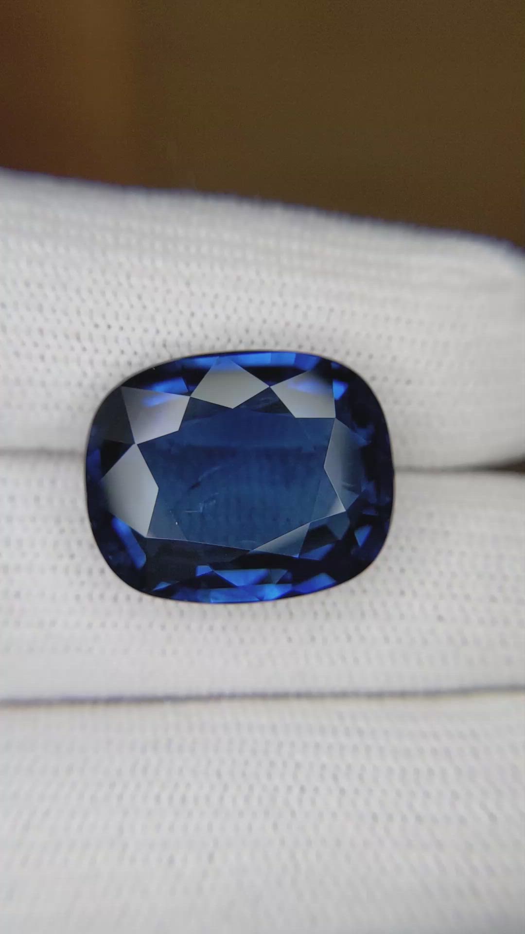 18.62 Ct. Blue Sapphire from Madagascar Size Video