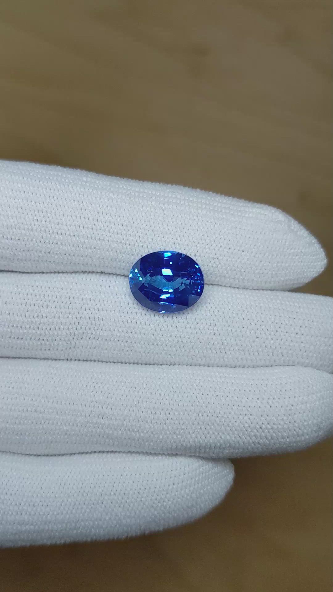 7.44 Ct. Blue Sapphire from Ceylon (Sri Lanka) Size Video