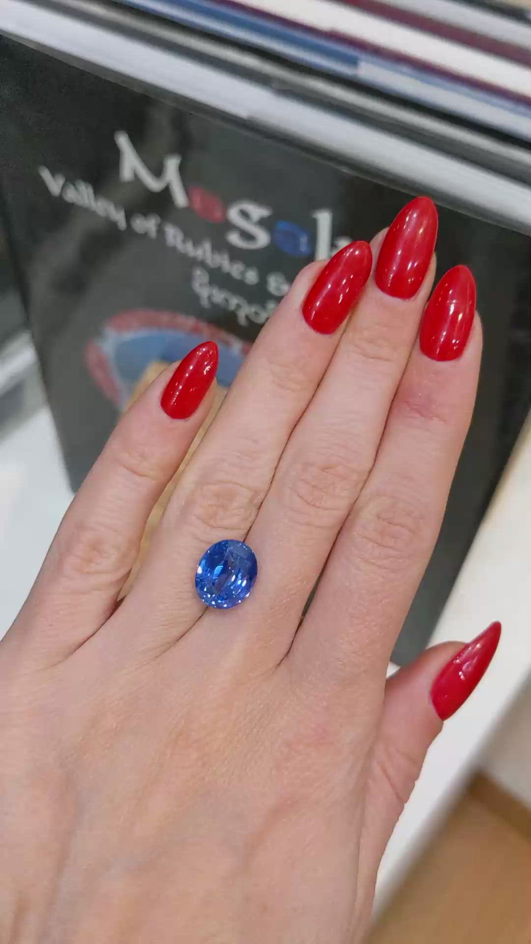 7.44 Ct. Blue Sapphire from Ceylon (Sri Lanka) Size Video