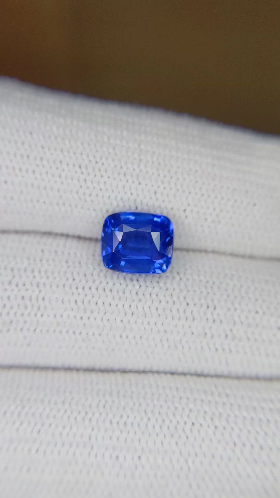 3.00 Ct. Blue Sapphire from Ceylon (Sri Lanka) Size Video