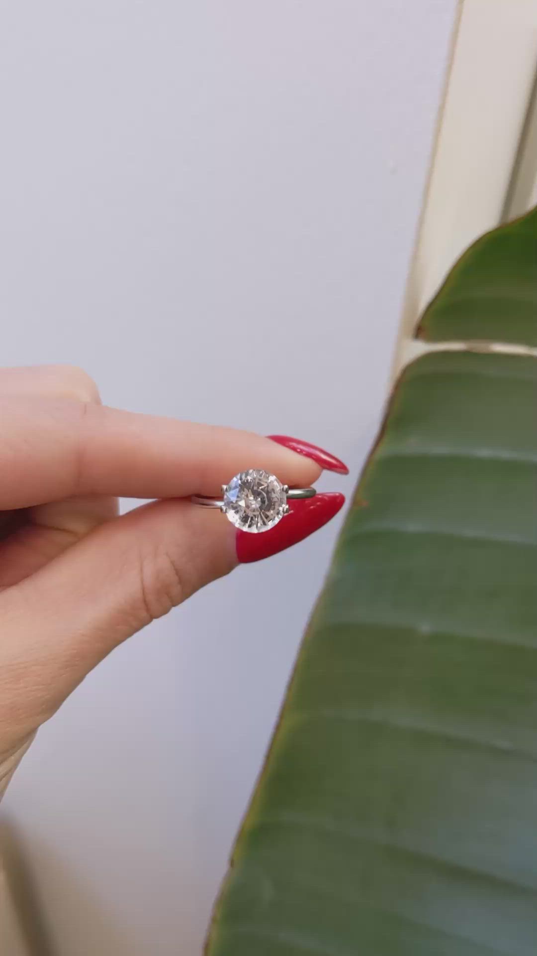 3.56 Ct. White Sapphire from Ceylon (Sri Lanka) Size Video