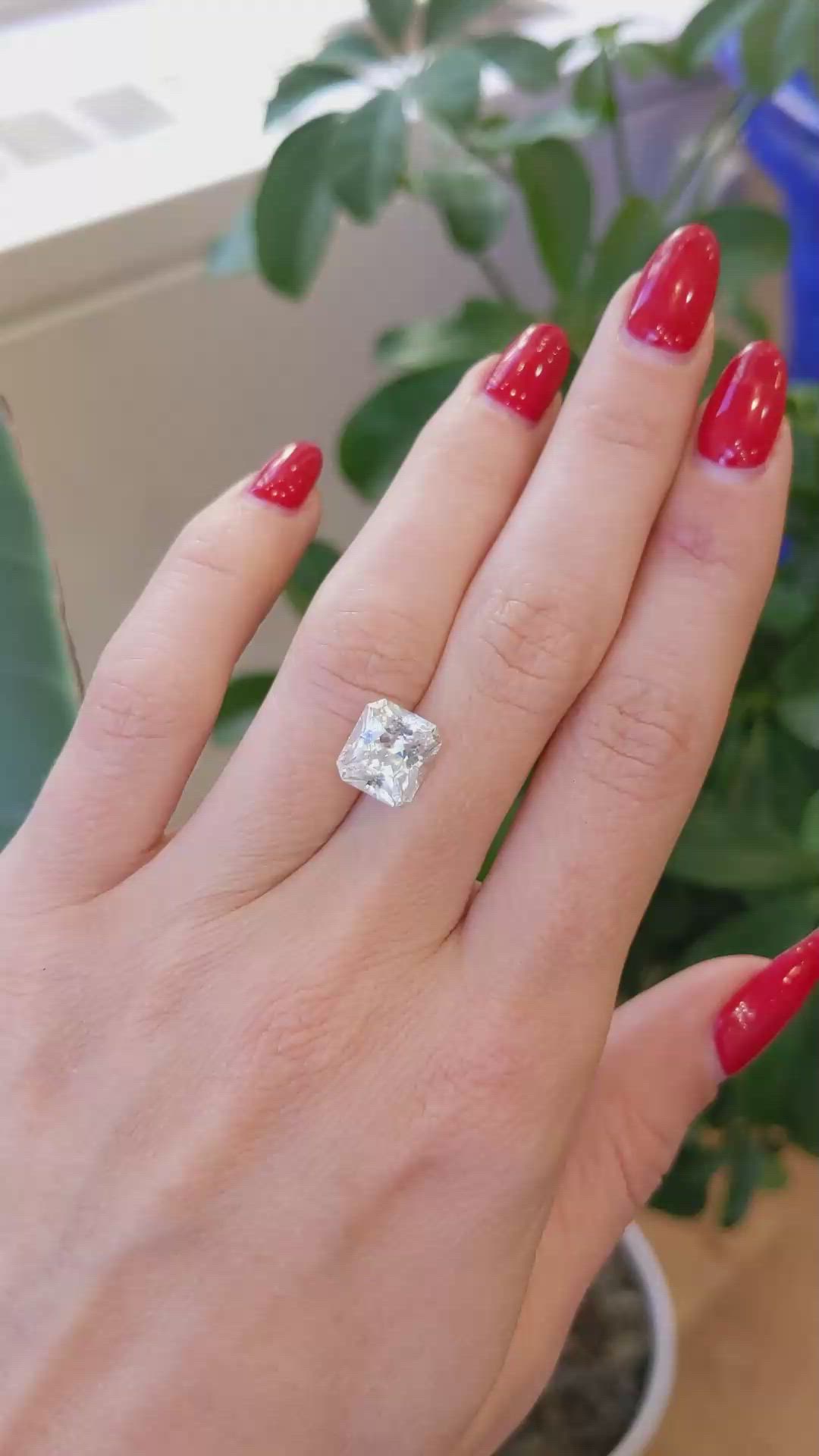 3.76 Ct. White Sapphire from Ceylon (Sri Lanka) Size Video