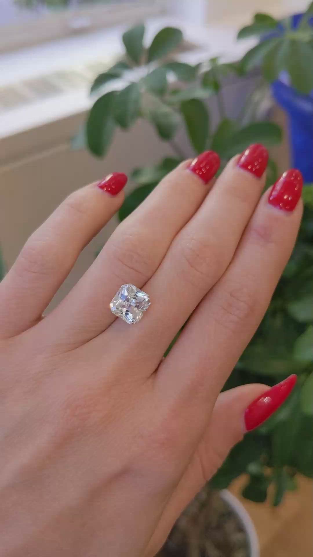 3.76 Ct. White Sapphire from Ceylon (Sri Lanka) Size Video