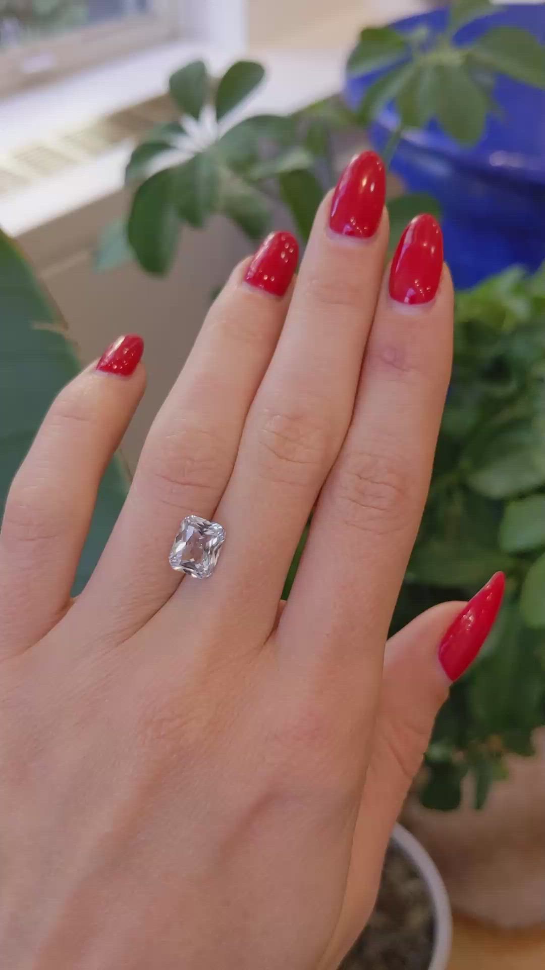 3.19 Ct. White Sapphire from Ceylon (Sri Lanka) Size Video