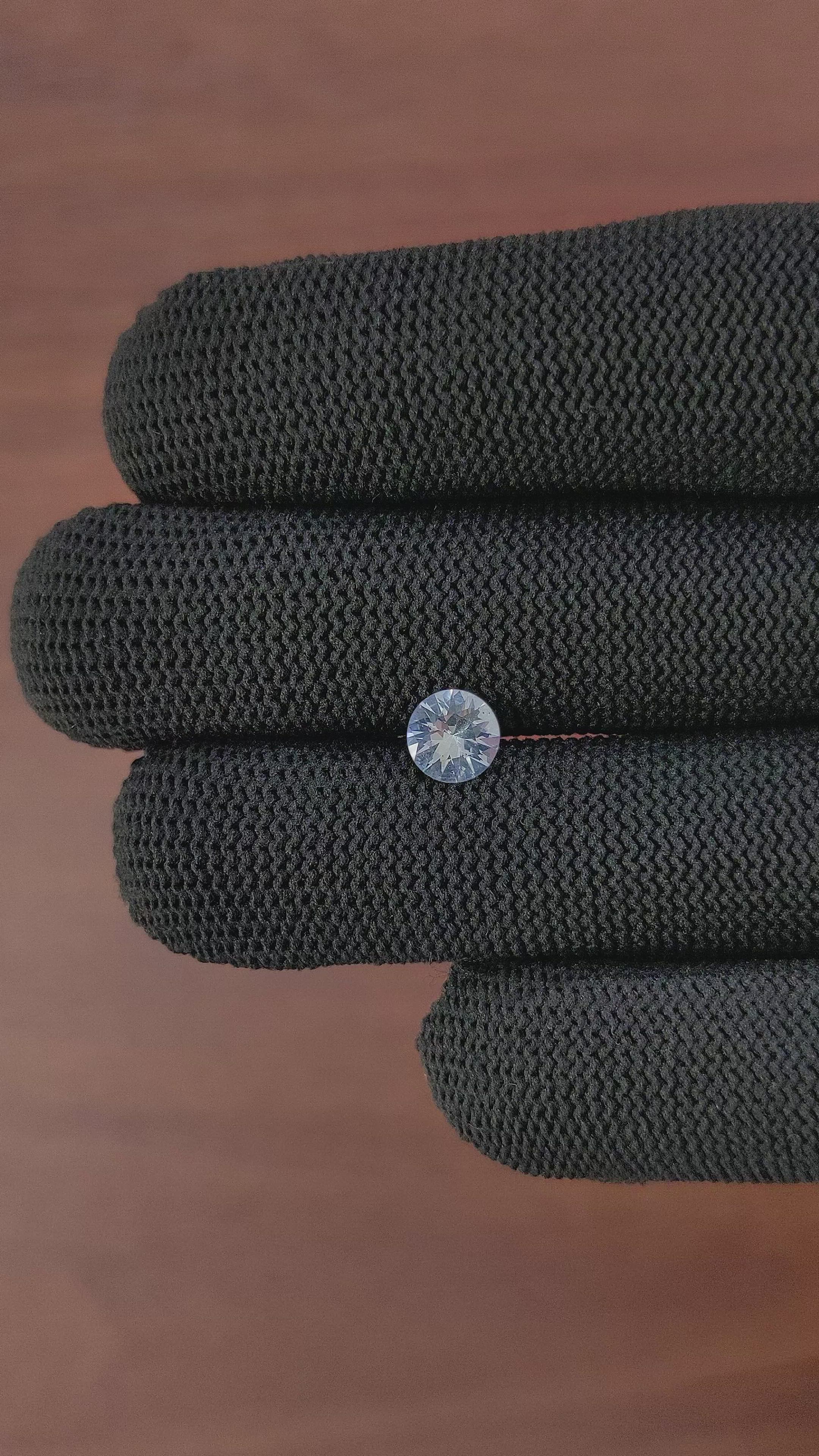 0.90 Ct. White Sapphire from Ceylon (Sri Lanka) Size Video