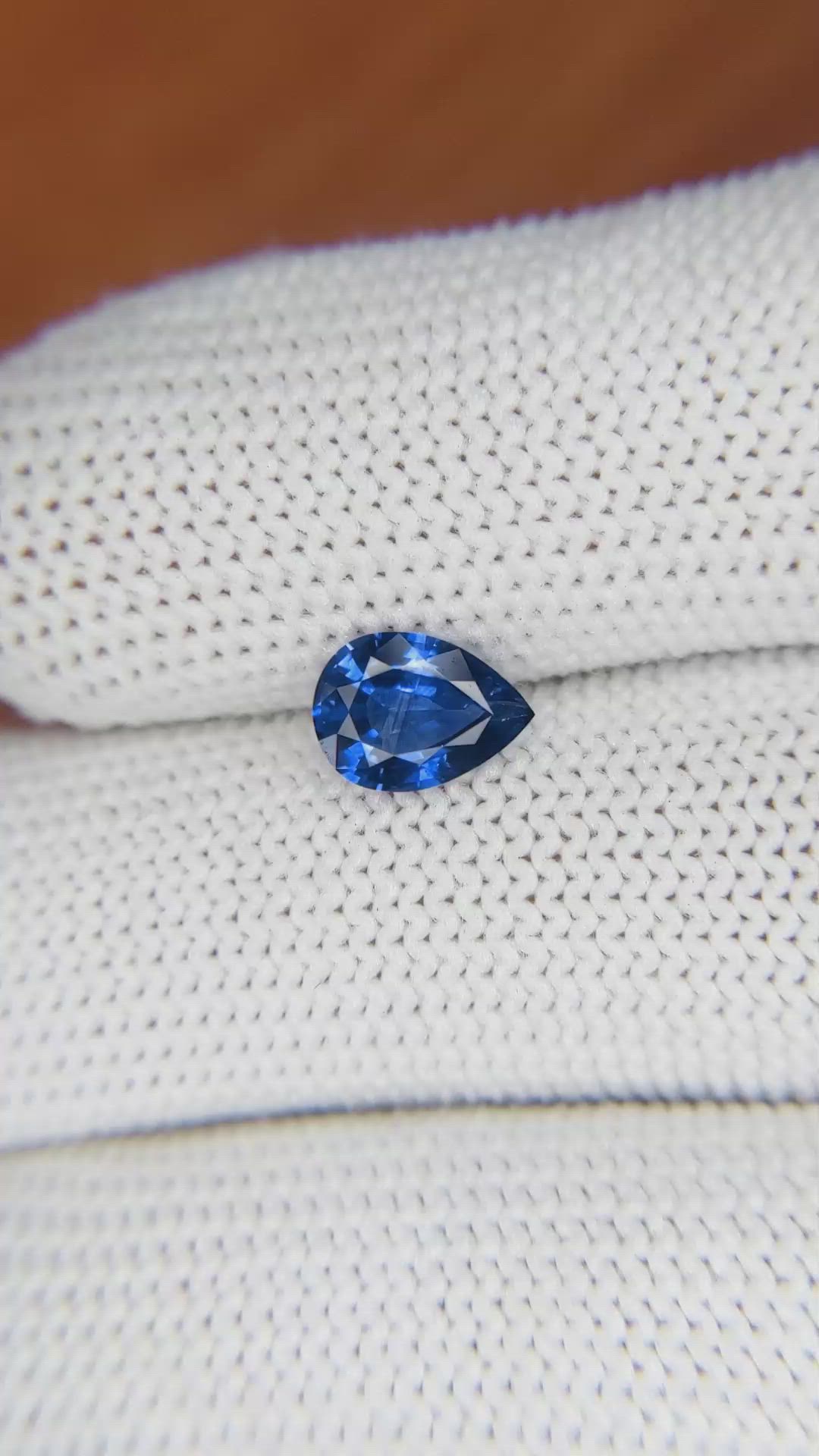 1.12 Ct. Blue Sapphire from Ceylon (Sri Lanka) Size Video