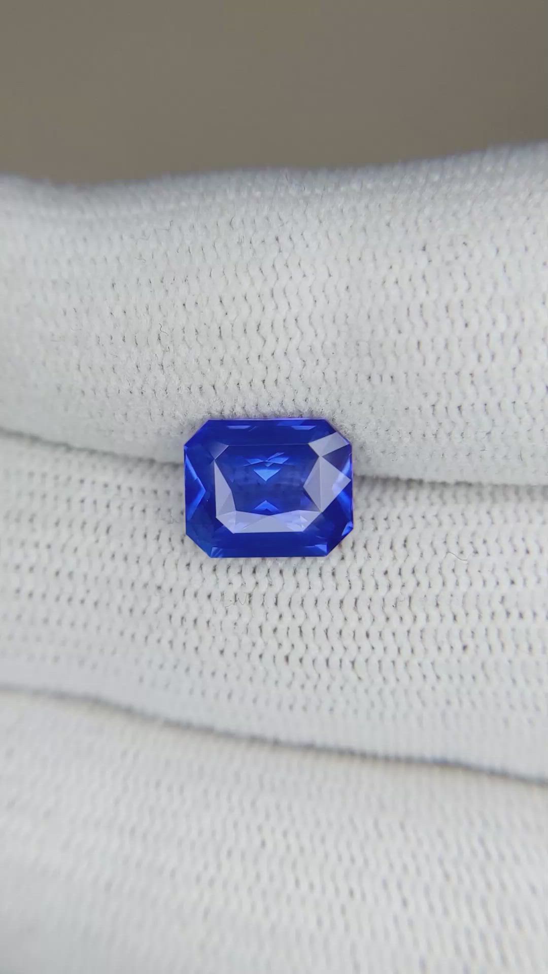 3.07 Ct. Blue Sapphire from Ceylon (Sri Lanka) Size Video