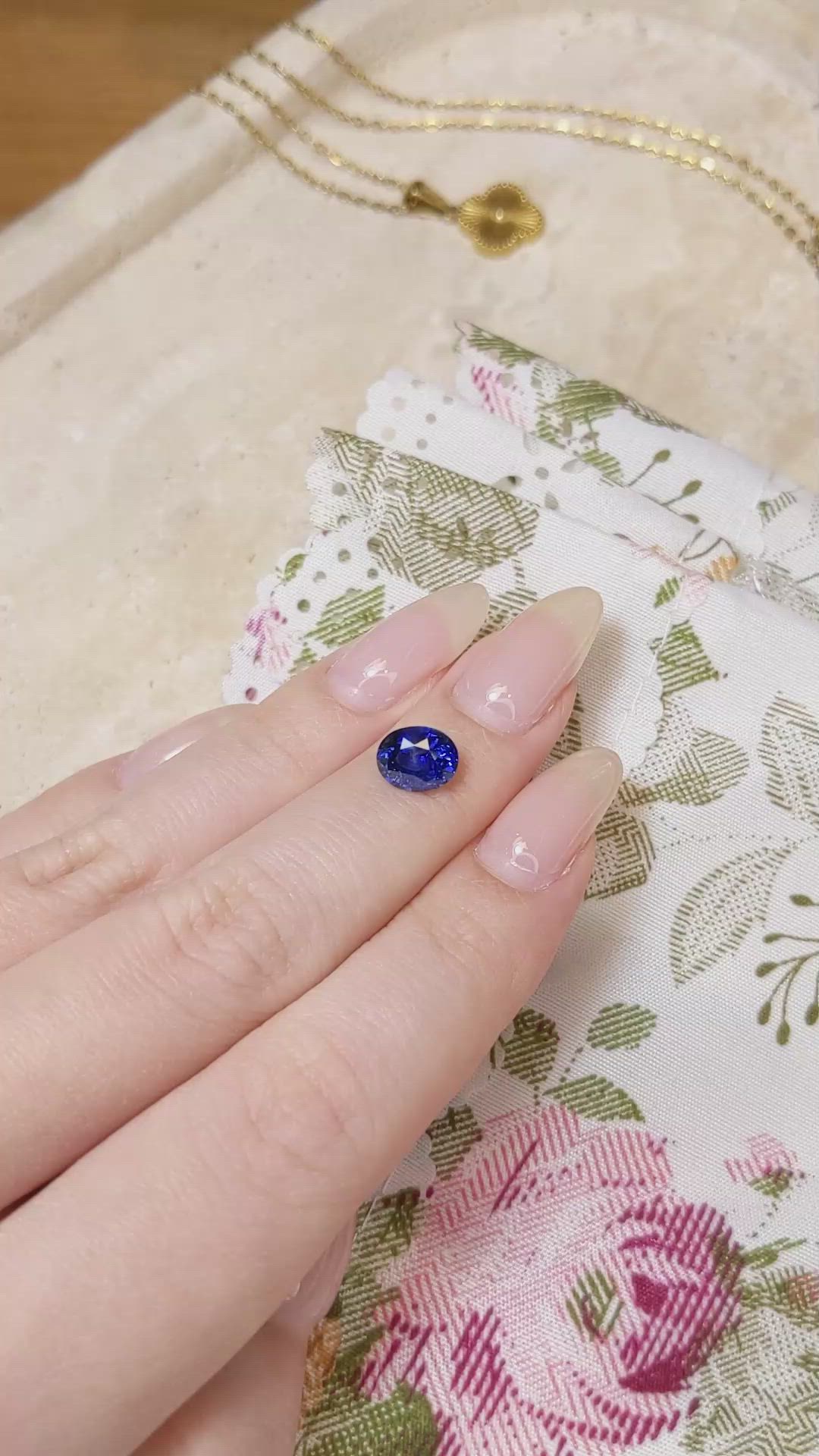 2.11 Ct. Blue Sapphire from Ceylon (Sri Lanka) Size Video