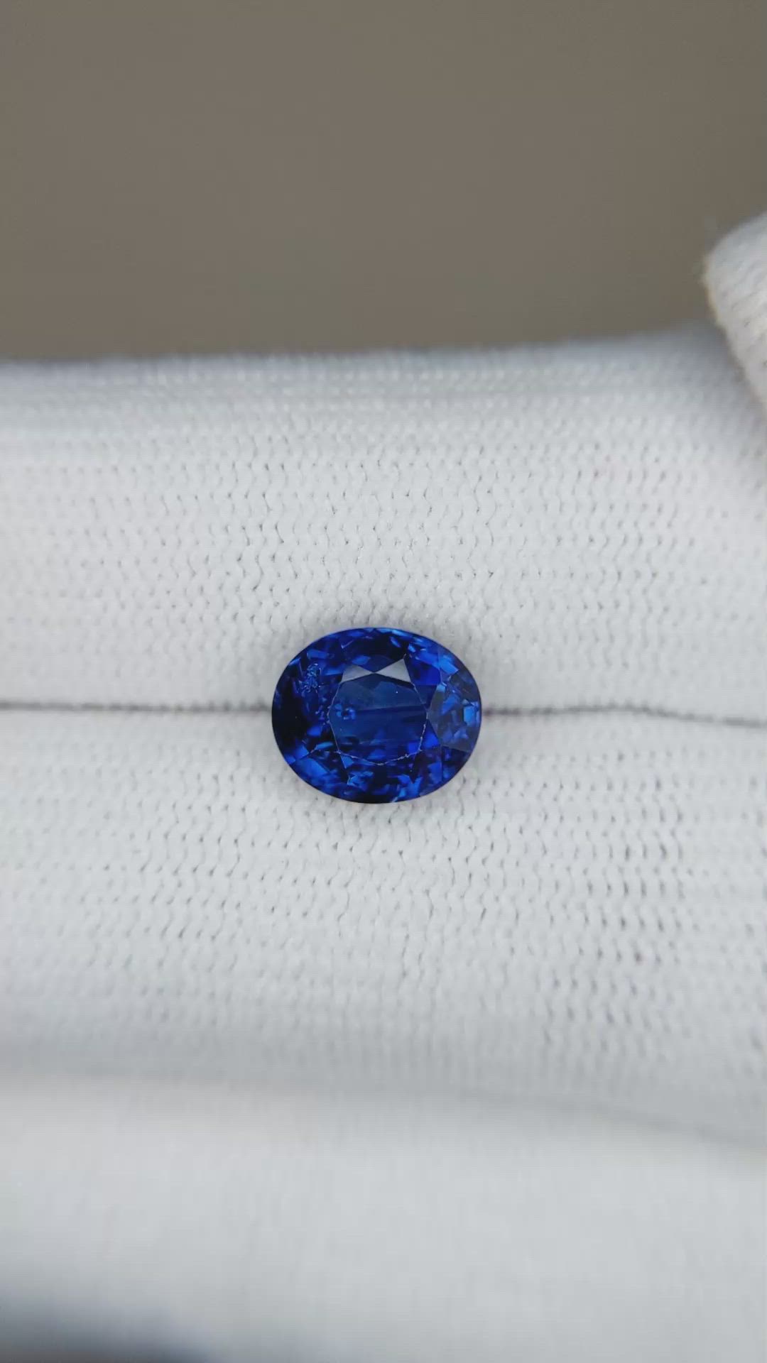 2.60 Ct. Blue Sapphire from Ceylon (Sri Lanka) Size Video