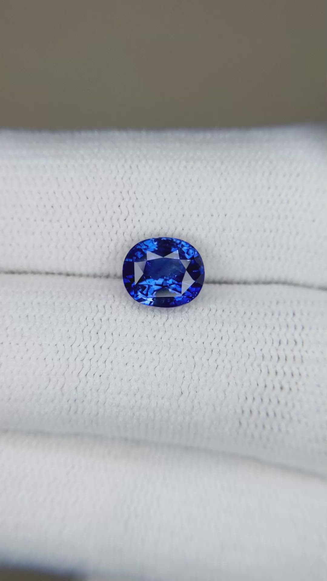 1.74 Ct. Blue Sapphire from Ceylon (Sri Lanka) Size Video