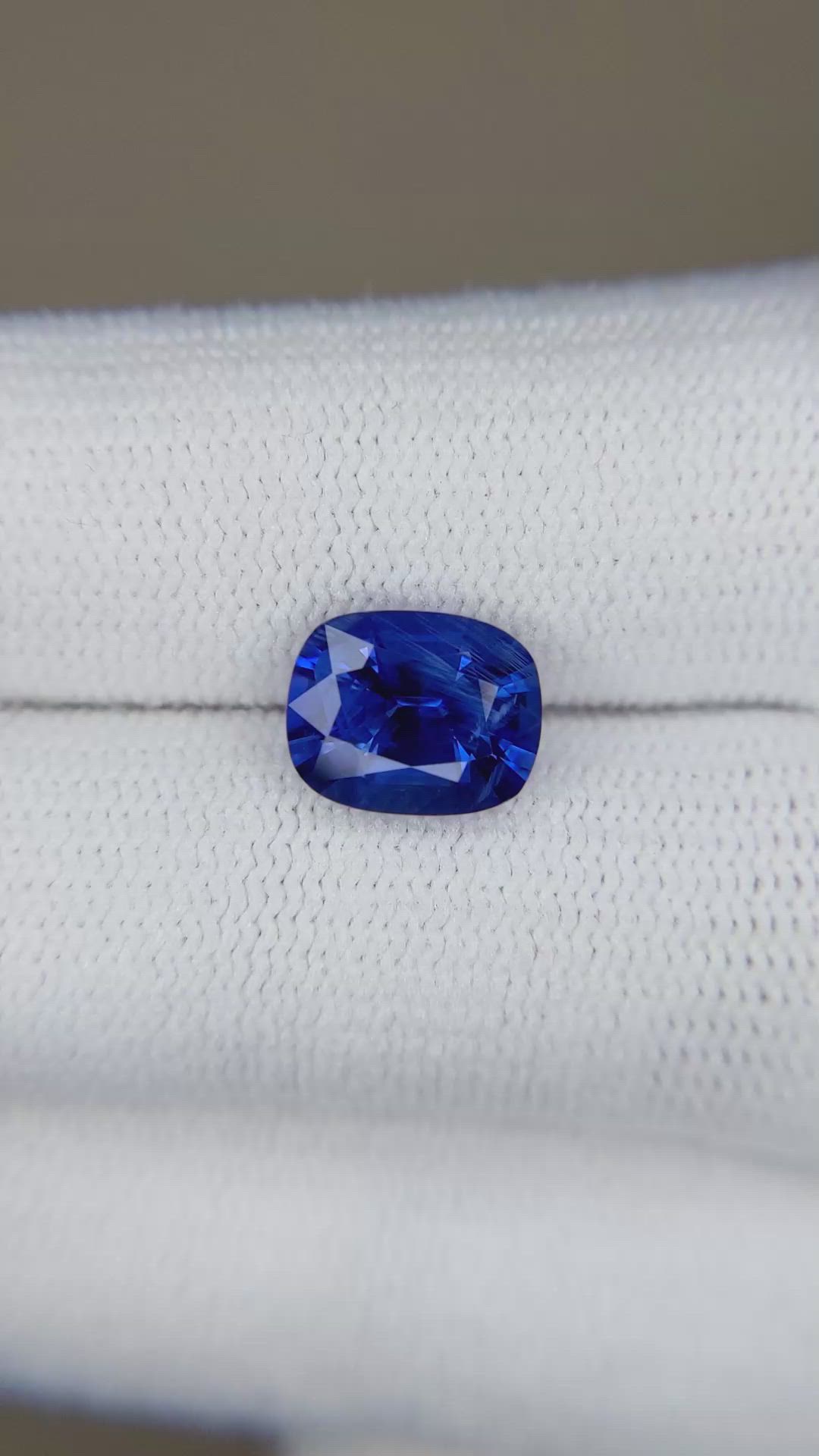 2.43 Ct. Blue Sapphire from Ceylon (Sri Lanka) Size Video