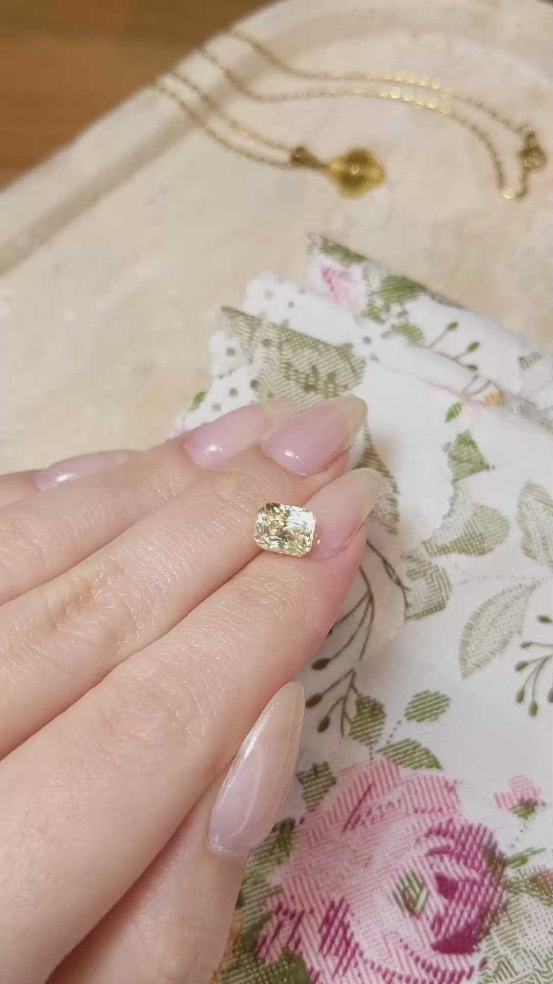 3.16 Ct. Yellow Sapphire from Ceylon (Sri Lanka) Size Video