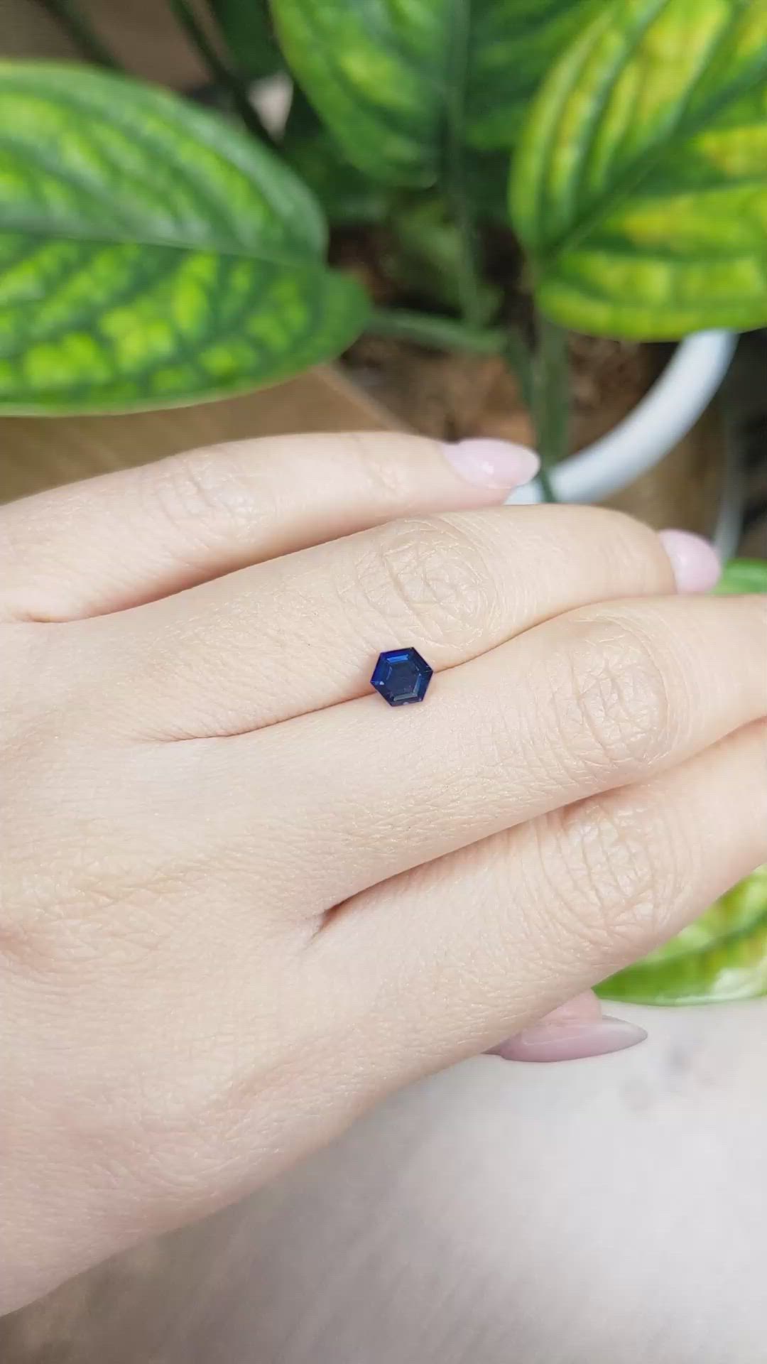 0.80 Ct. Blue Sapphire from Ceylon (Sri Lanka) Size Video
