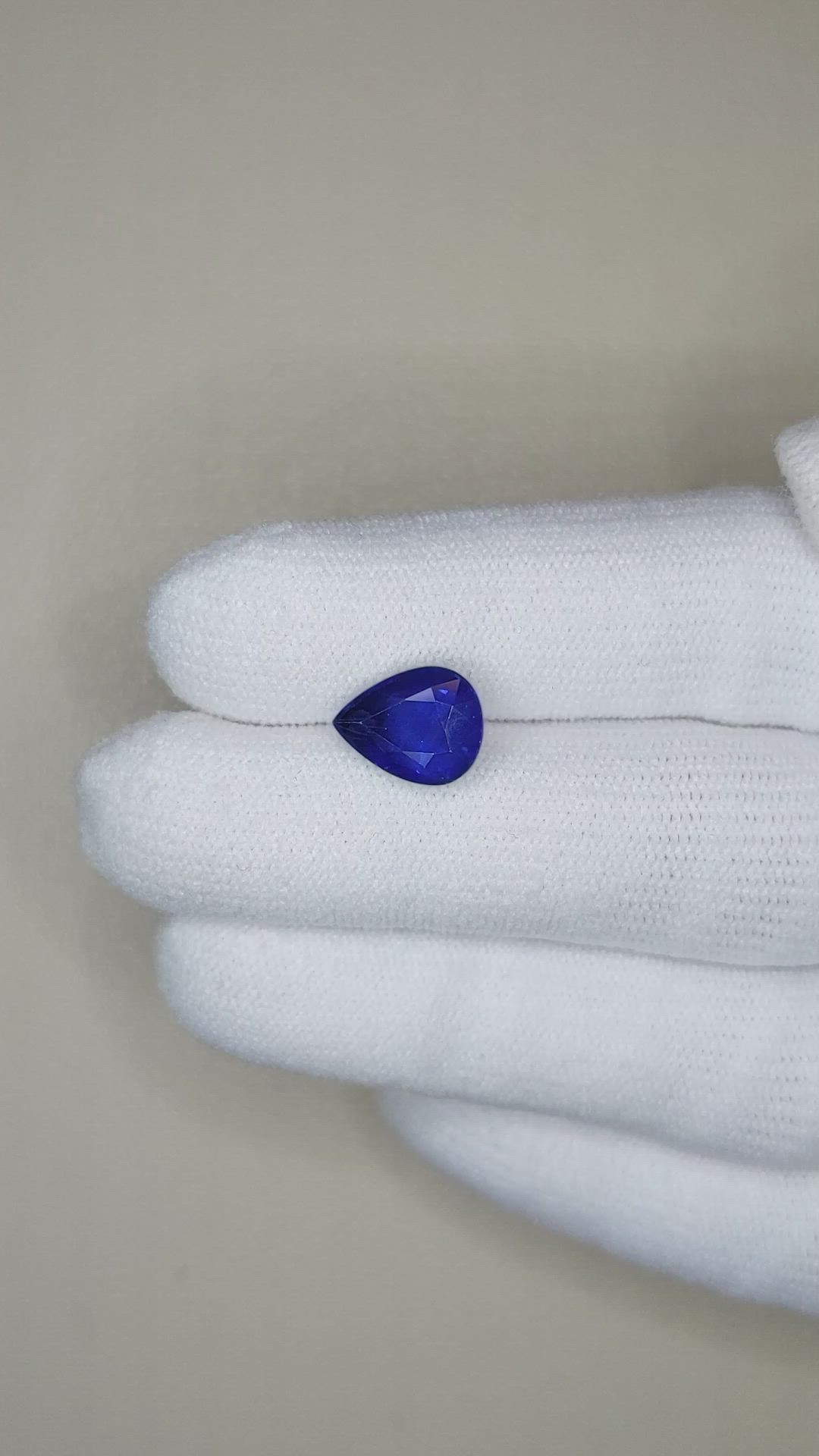 3.29 Ct. Blue Sapphire from Ceylon (Sri Lanka) Size Video