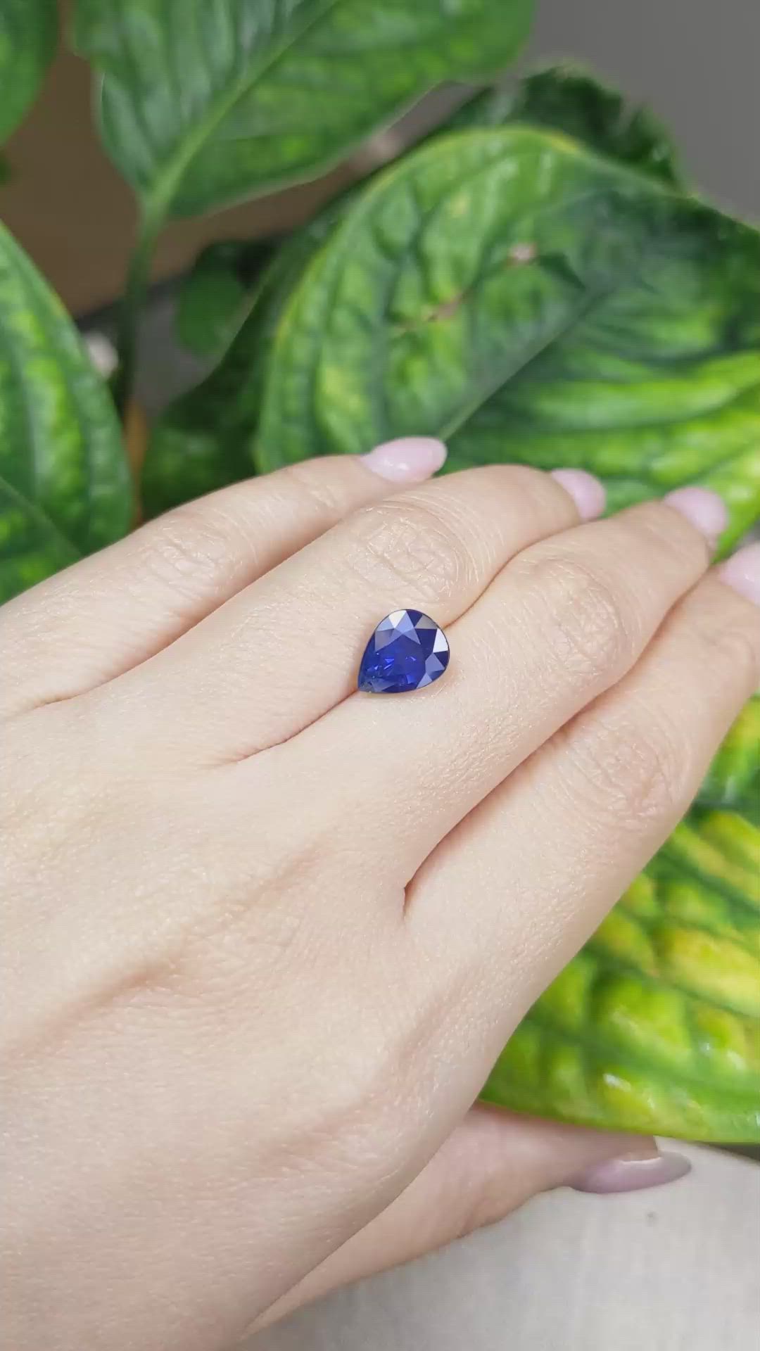 3.29 Ct. Blue Sapphire from Ceylon (Sri Lanka) Size Video