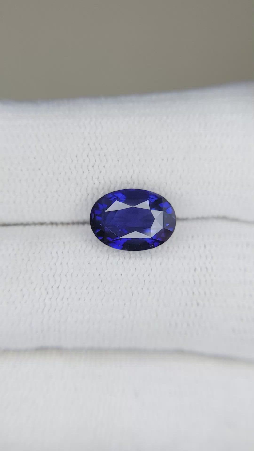 3.04 Ct. Blue Sapphire from Ceylon (Sri Lanka) Size Video