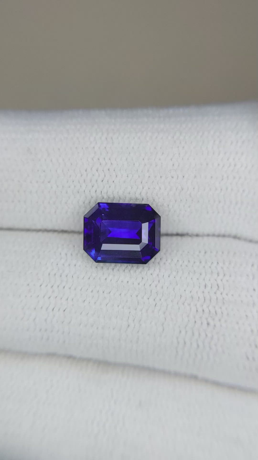 3.05 Ct. Blue Sapphire from Ceylon (Sri Lanka) Size Video