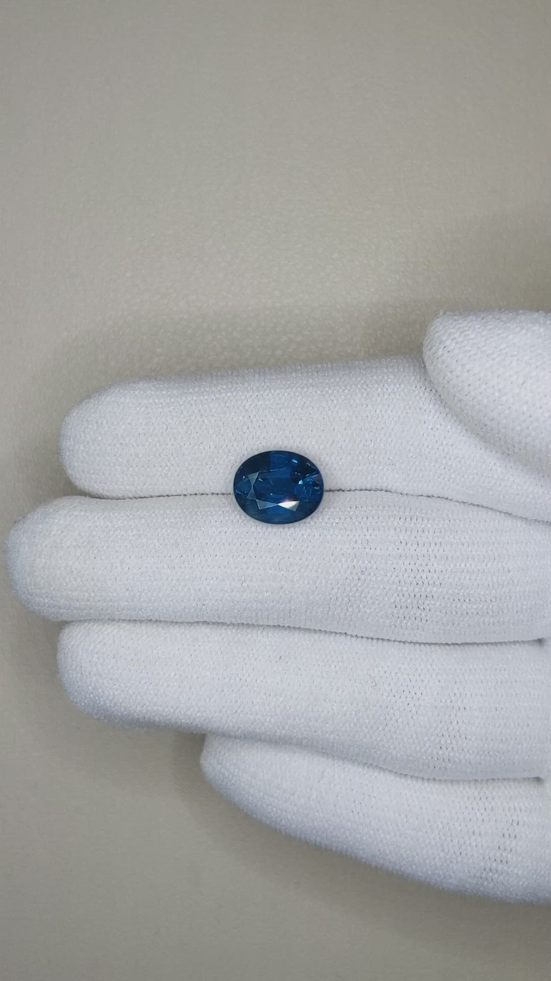 3.81 Ct. Blue Sapphire from Ceylon (Sri Lanka) Size Video