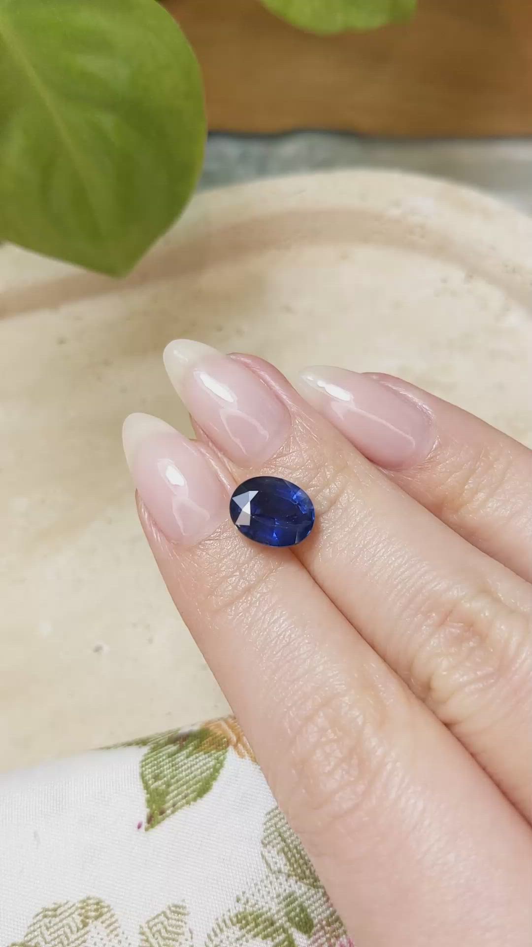 3.81 Ct. Blue Sapphire from Ceylon (Sri Lanka) Size Video