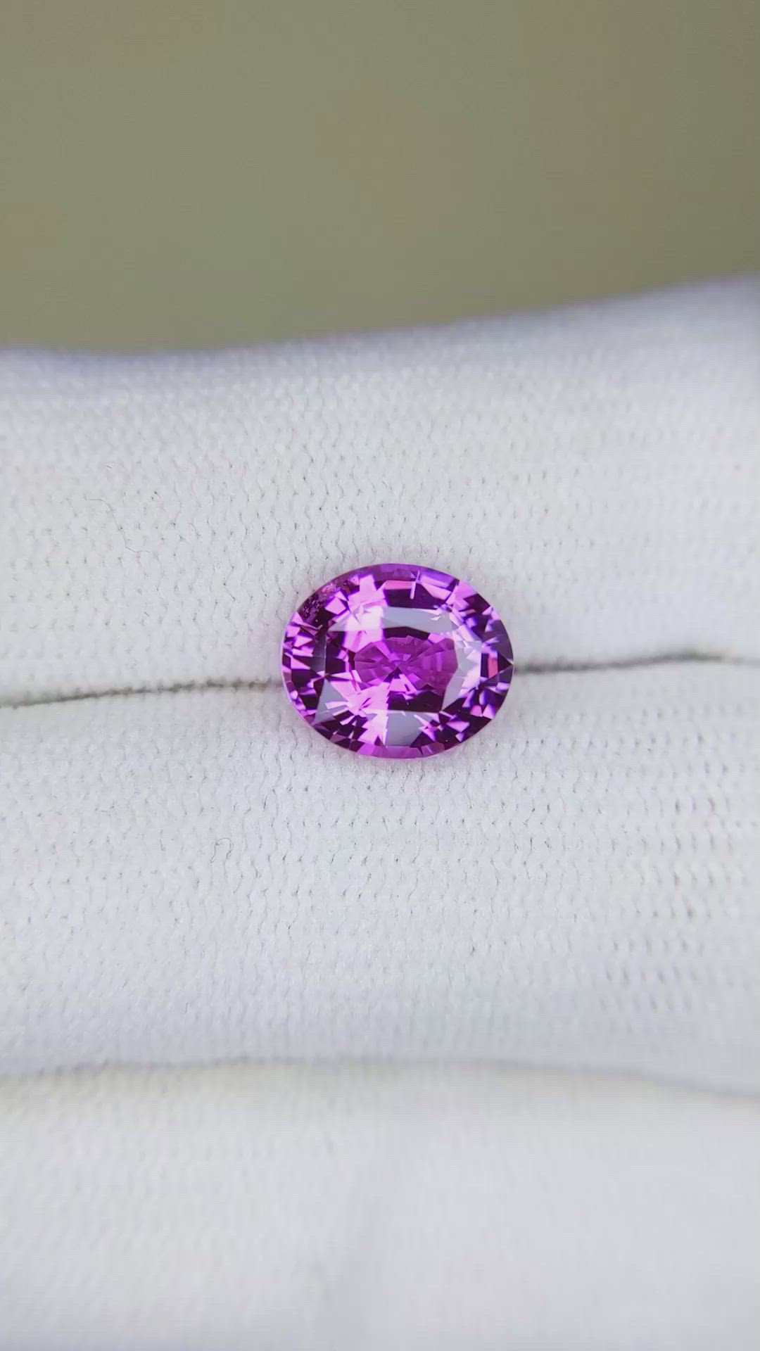 2.55 Ct. Pinkish Purple Sapphire from Ceylon (Sri Lanka) Size Video