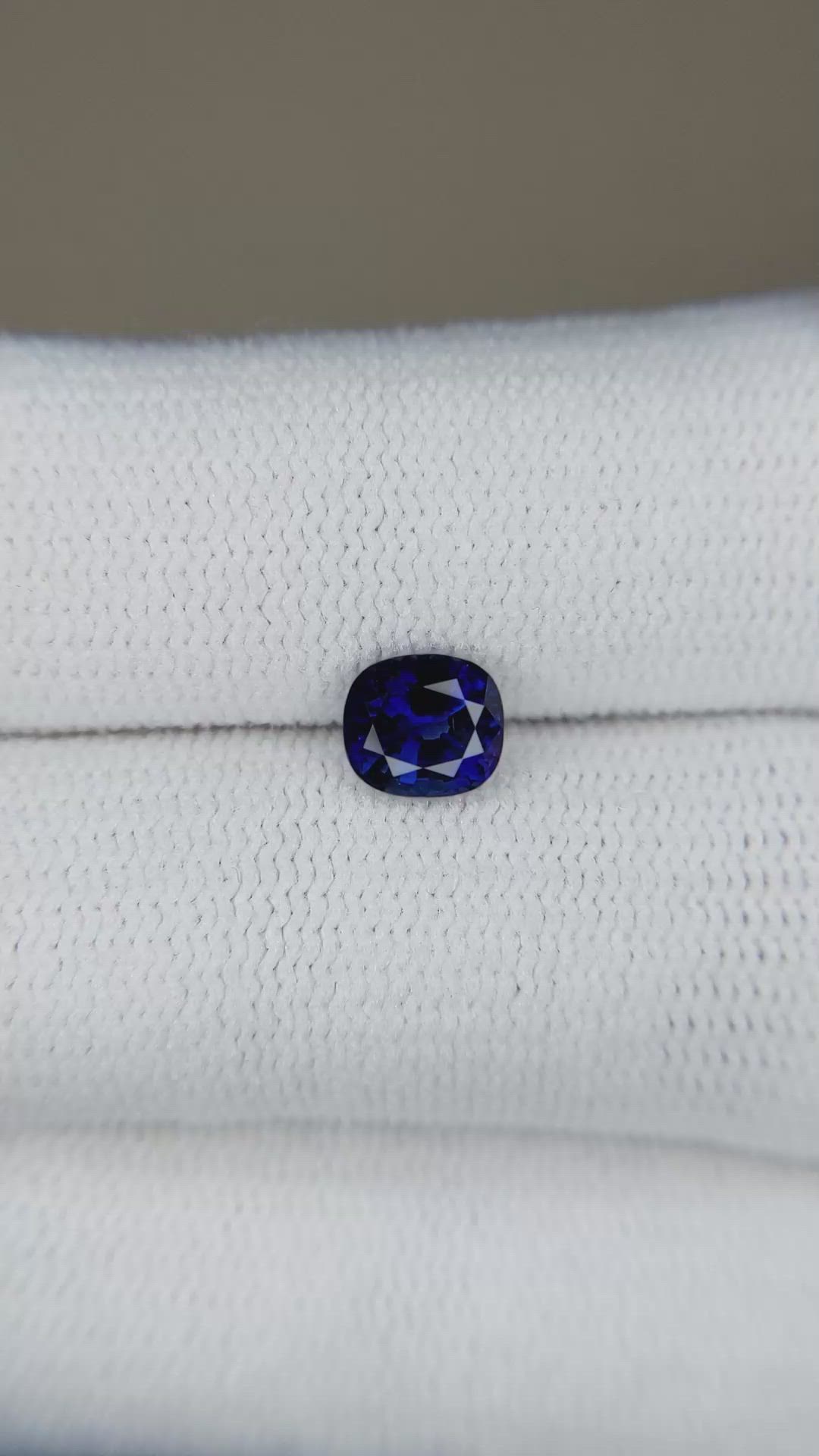 0.87 Ct. Blue Sapphire from Ceylon (Sri Lanka) Size Video