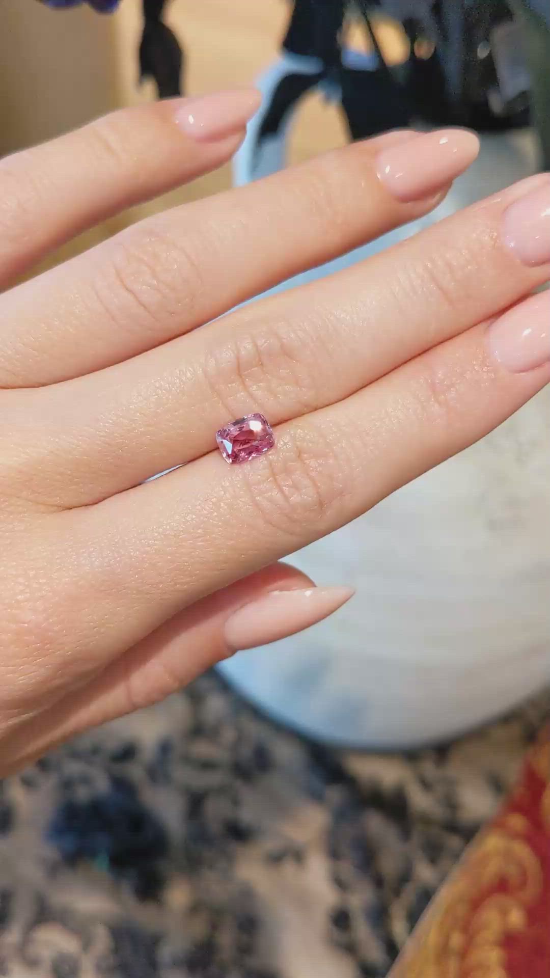1.18 Ct. Padparadscha Sapphire from Ceylon (Sri Lanka) Size Video