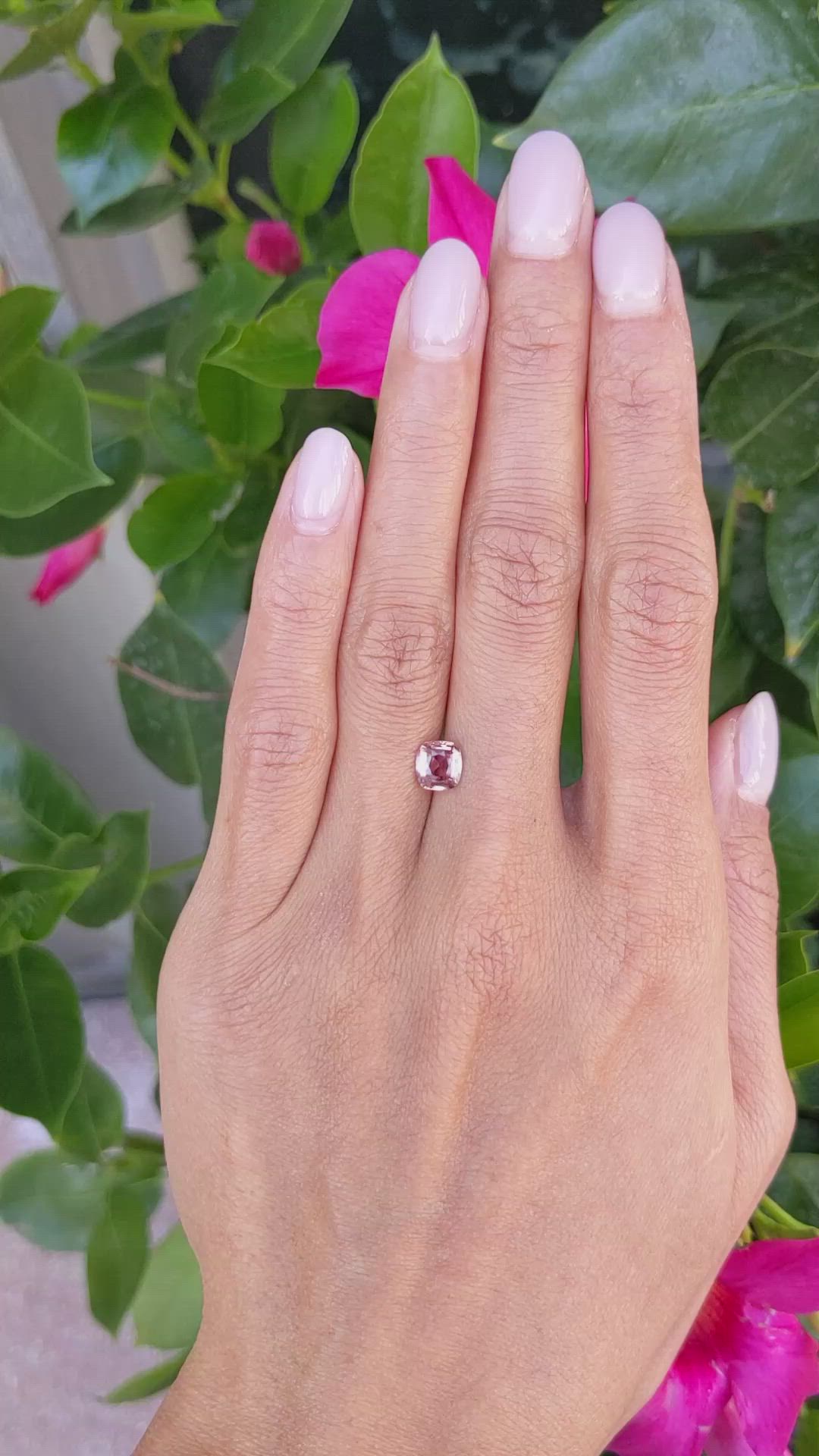 1.07 Ct. Padparadscha Sapphire from Ceylon (Sri Lanka) Size Video