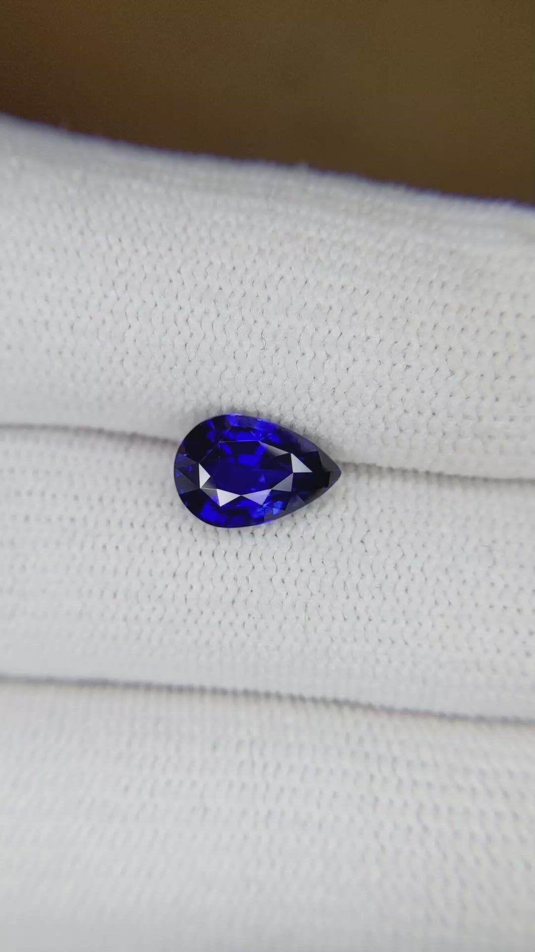 2.13 Ct. Blue Sapphire from Ceylon (Sri Lanka) Size Video
