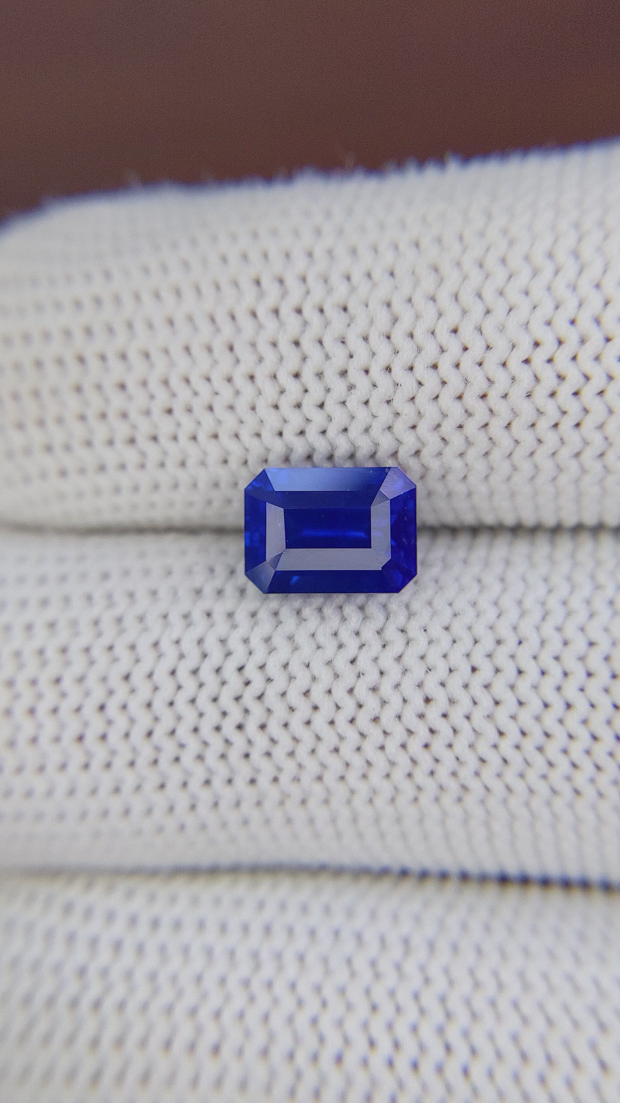 2.65 Ct. Blue Sapphire from Ceylon (Sri Lanka) Size Video