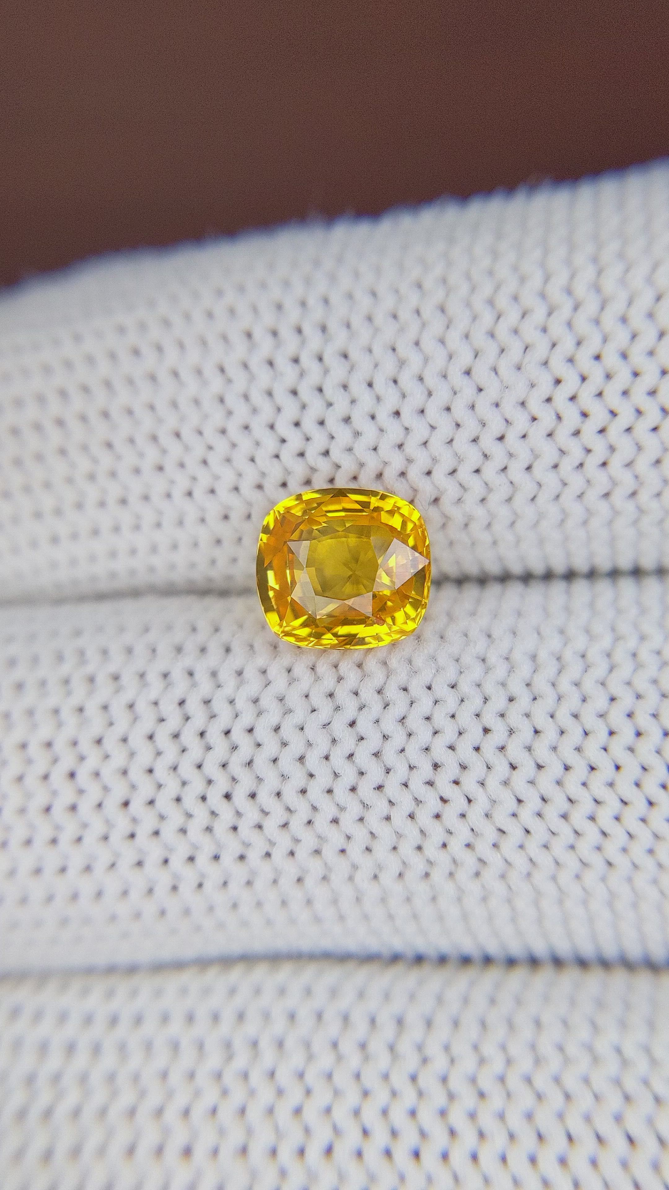 2.60 Ct. Orangish Yellow Sapphire from Ceylon (Sri Lanka) Size Video
