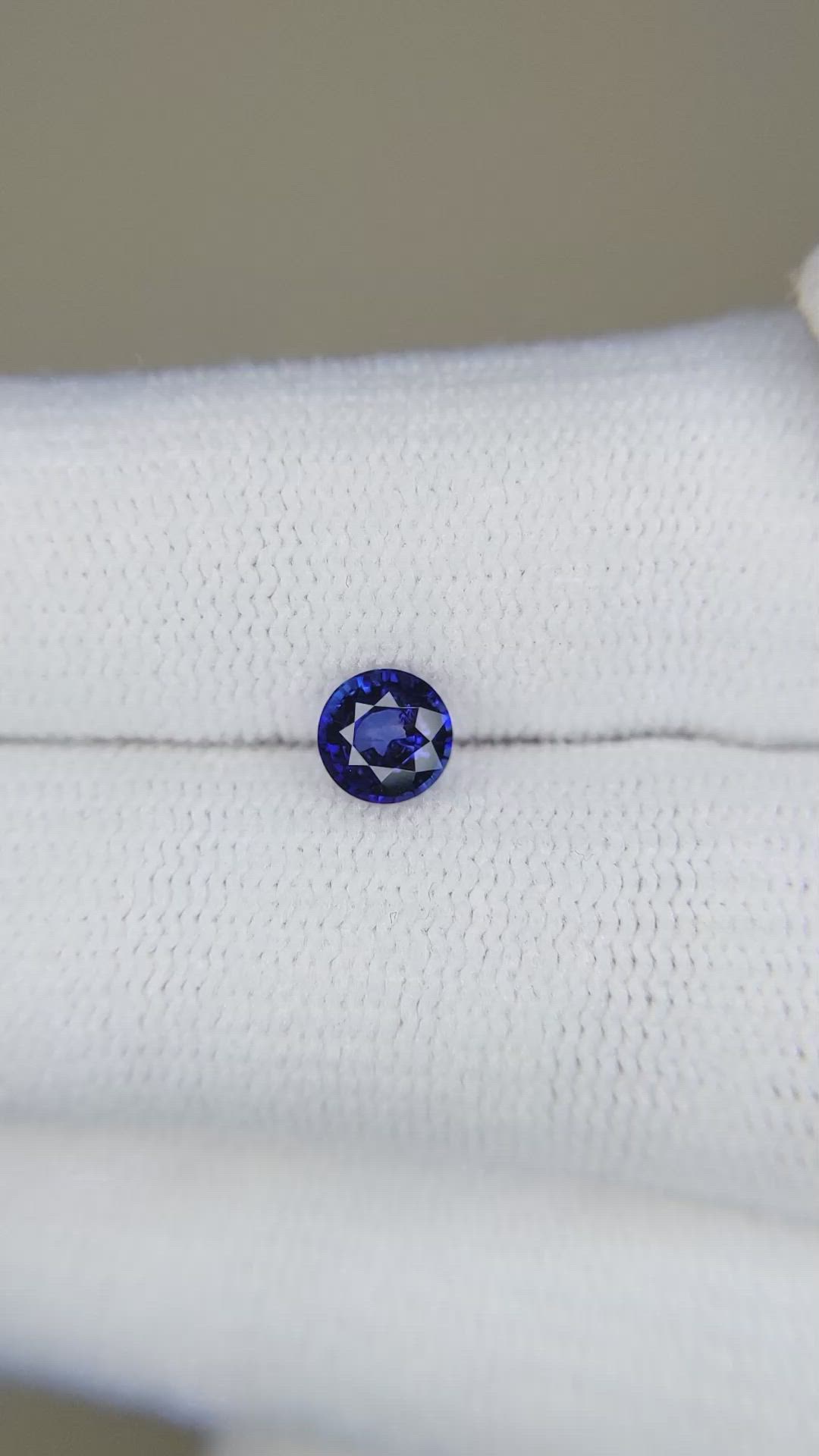 0.71 Ct. Blue Sapphire from Ceylon (Sri Lanka) Size Video