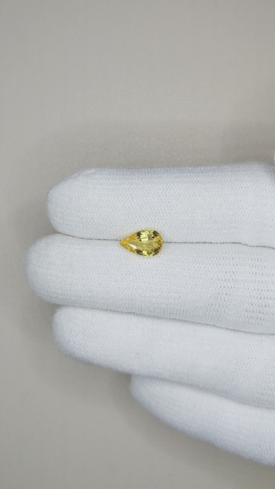 1.07 Ct. Yellow Sapphire from Ceylon (Sri Lanka) Size Video