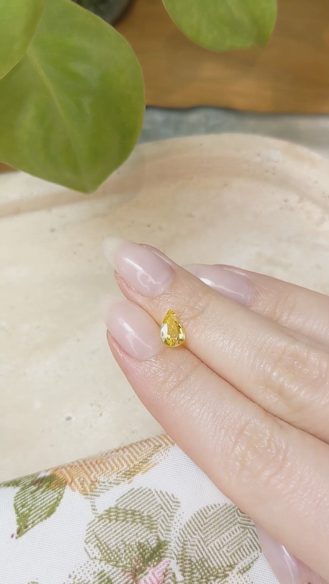 1.07 Ct. Yellow Sapphire from Ceylon (Sri Lanka) Size Video