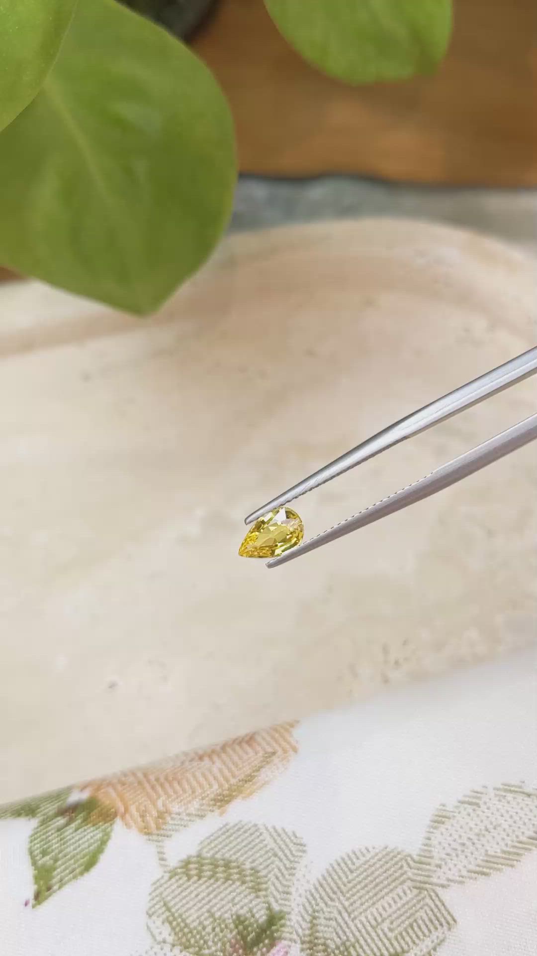 1.07 Ct. Yellow Sapphire from Ceylon (Sri Lanka) Size Video