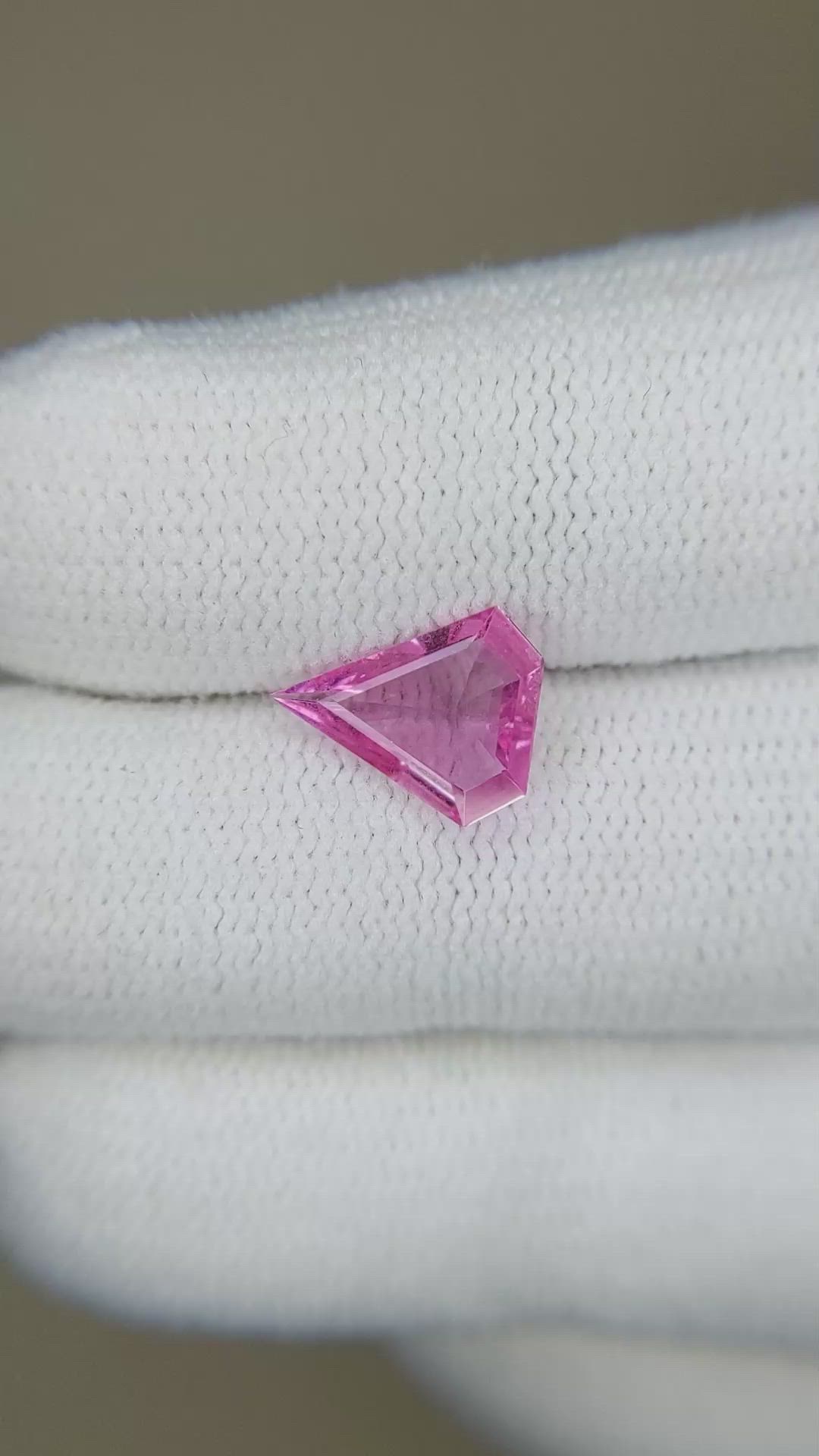 1.12 Ct. Pink Sapphire from Ceylon (Sri Lanka) Size Video