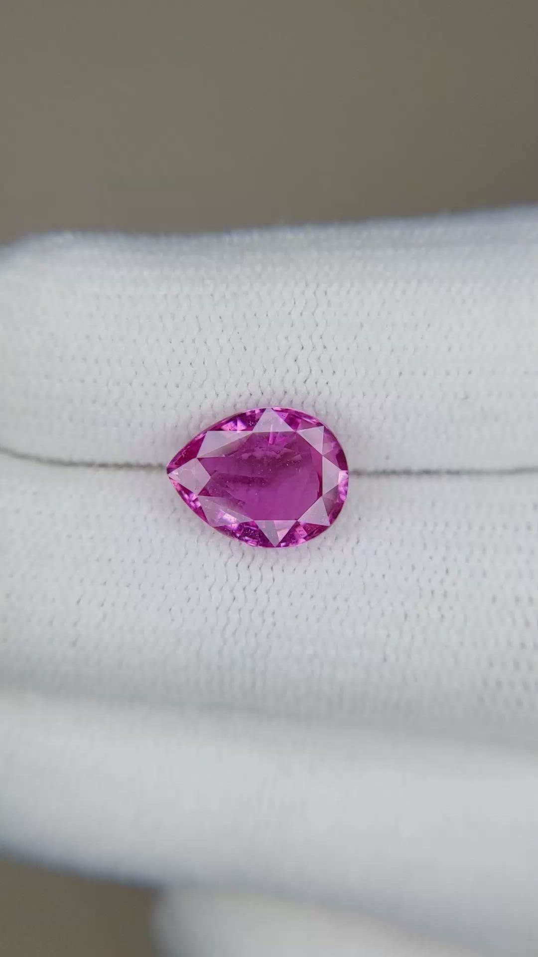 2.53 Ct. Pink Sapphire from Ceylon (Sri Lanka) Size Video