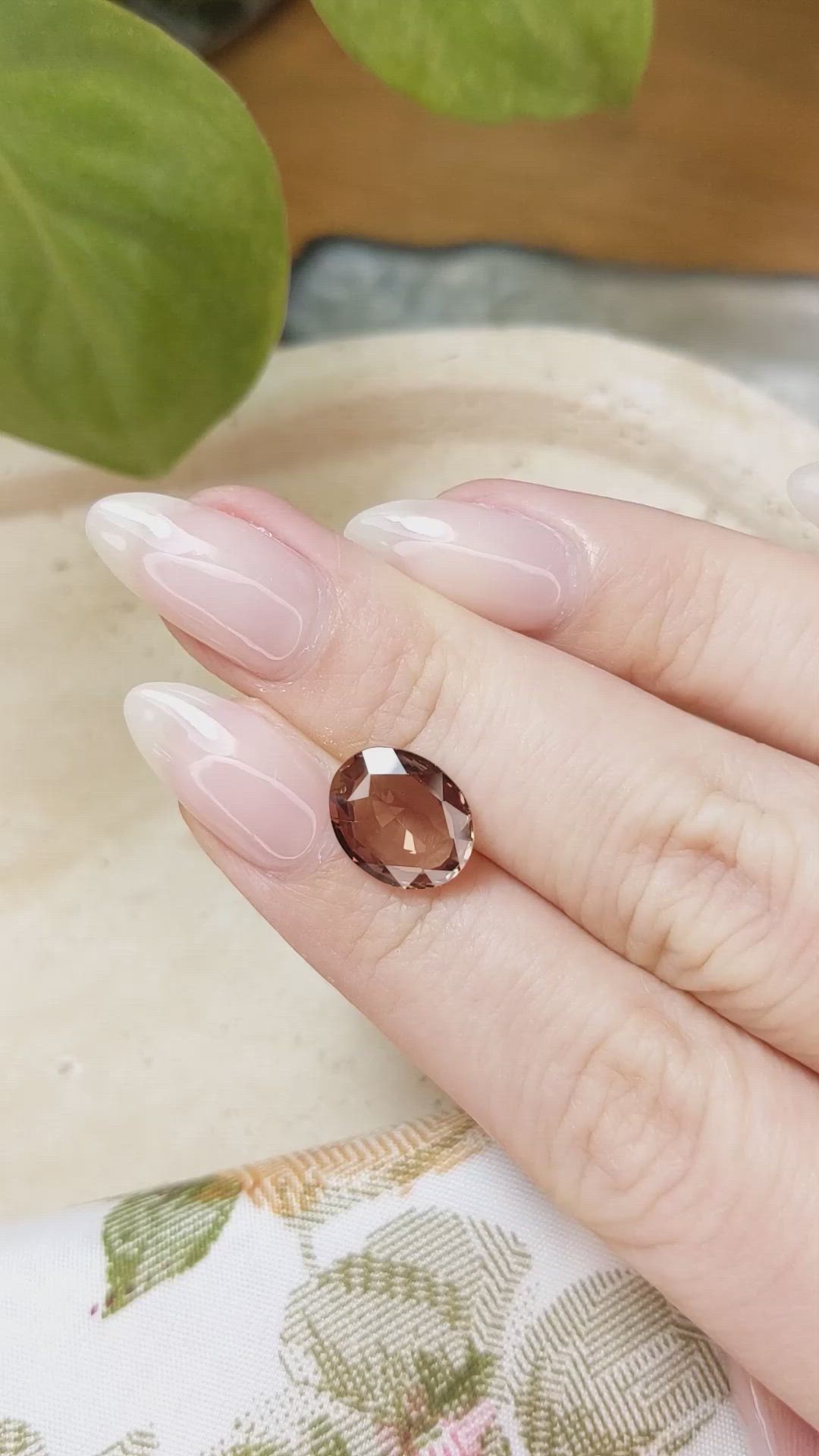 3.77 Ct. Pinkish Brown Sapphire from Ceylon (Sri Lanka) Size Video