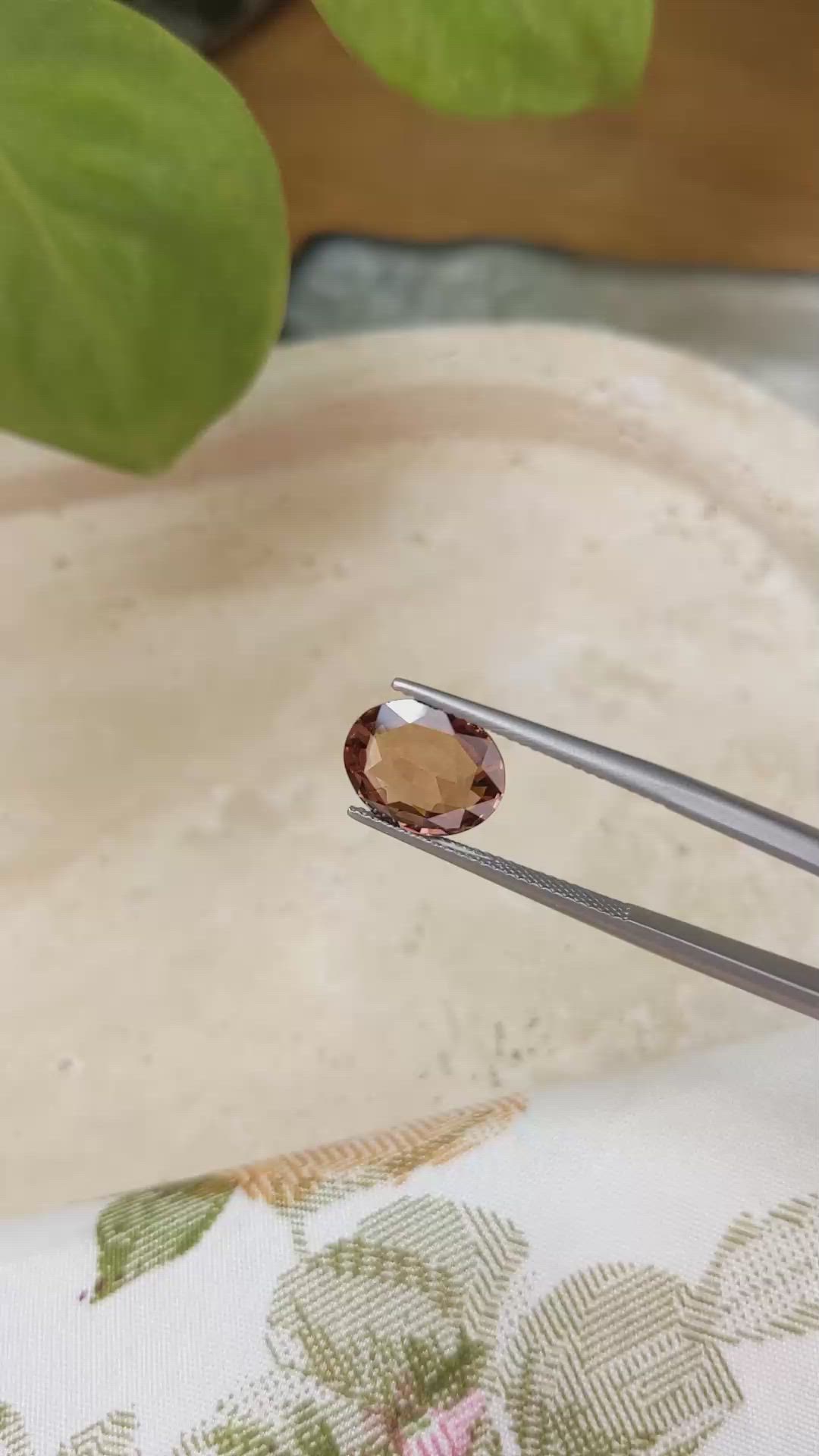 3.77 Ct. Pinkish Brown Sapphire from Ceylon (Sri Lanka) Size Video