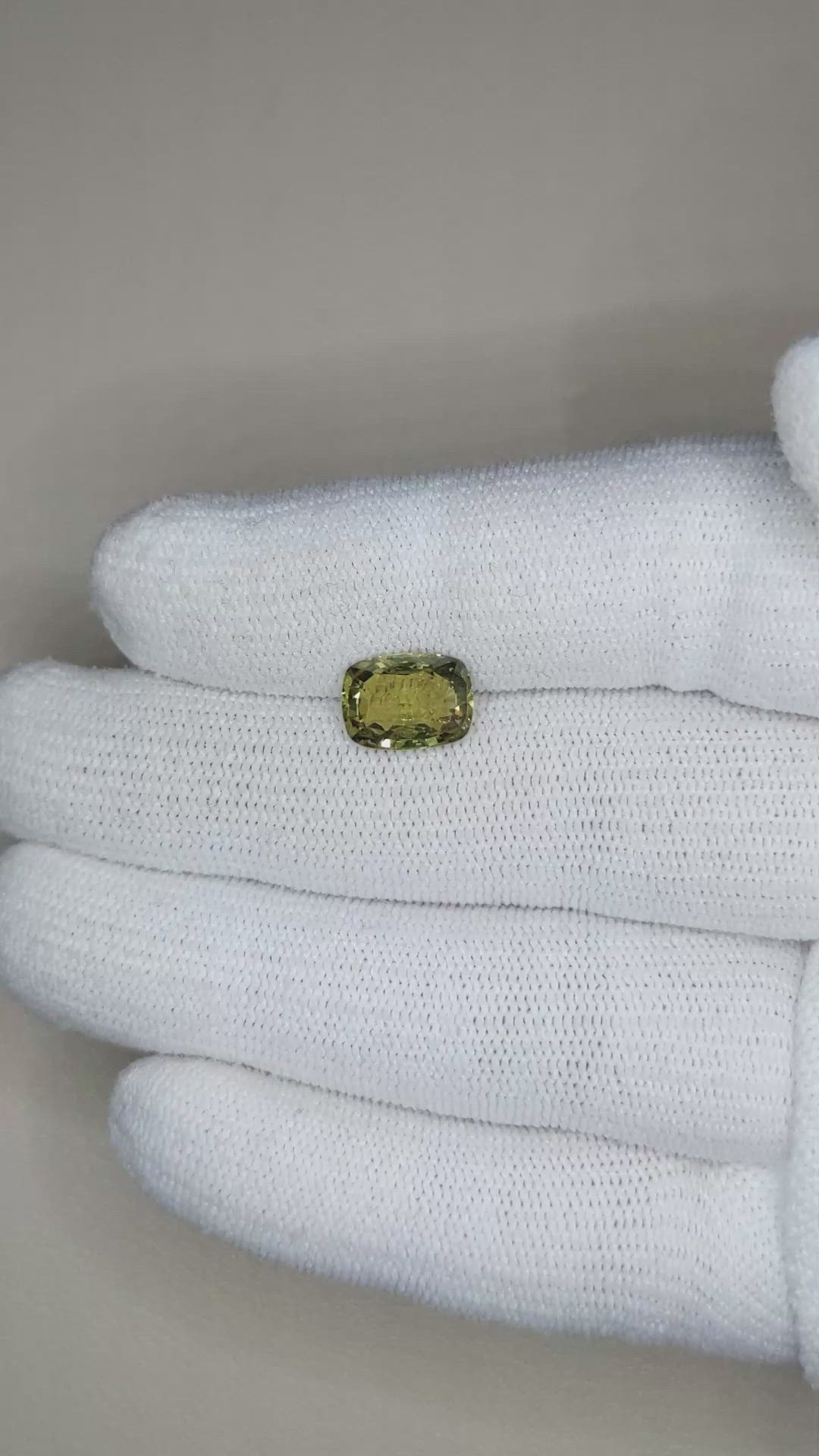 3.06 Ct. Greenish Yellow Sapphire from Ceylon (Sri Lanka) Size Video