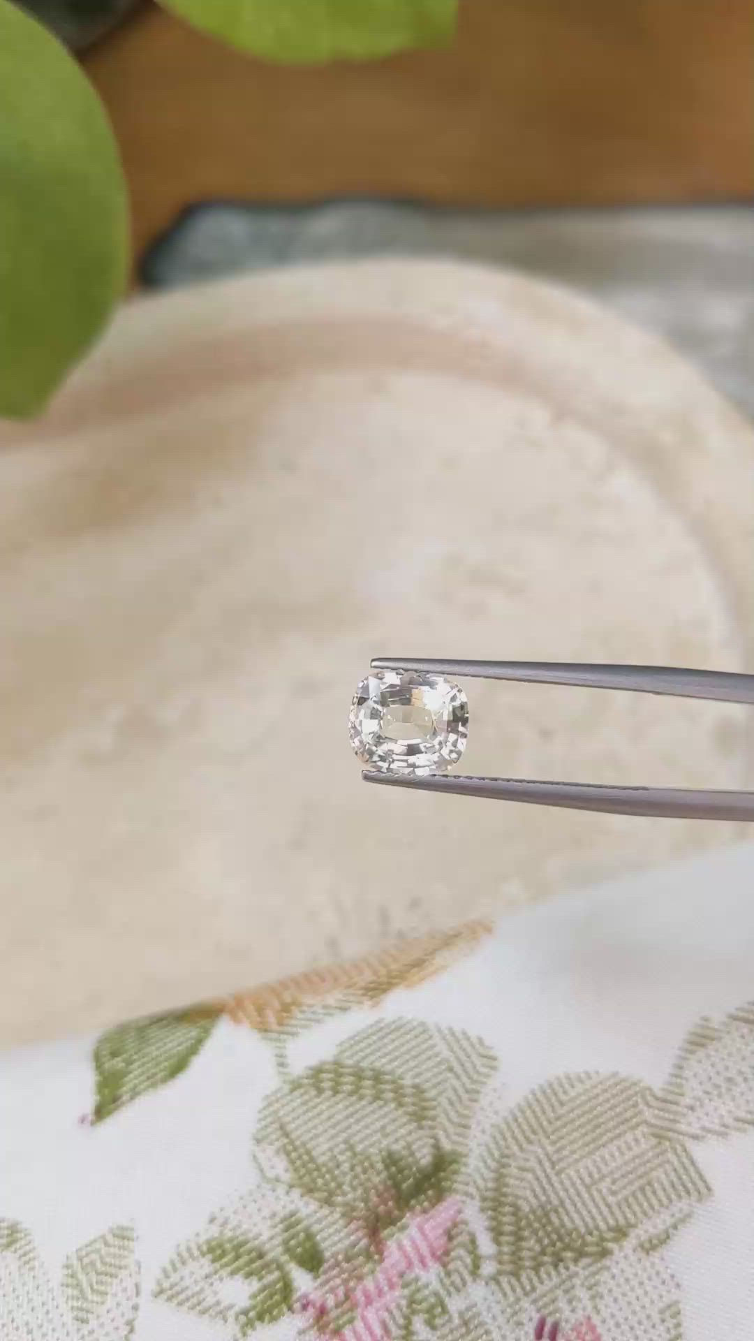 2.61 Ct. Yellow Sapphire from Ceylon (Sri Lanka) Size Video