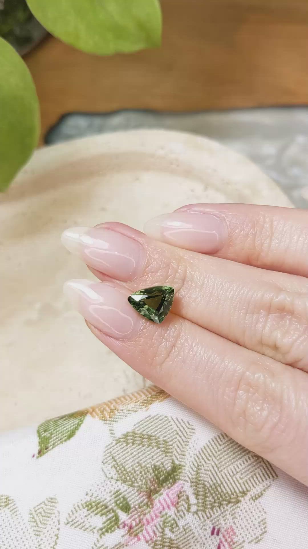 3.25 Ct. Green Sapphire from Ceylon (Sri Lanka) Size Video