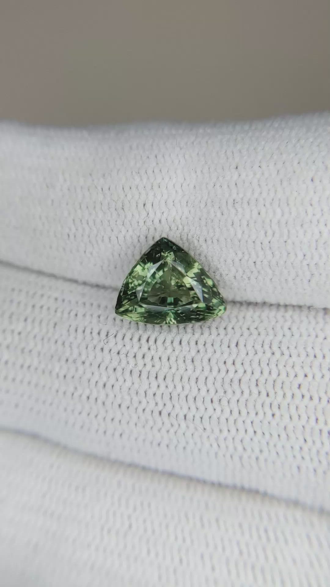 3.25 Ct. Green Sapphire from Ceylon (Sri Lanka) Size Video