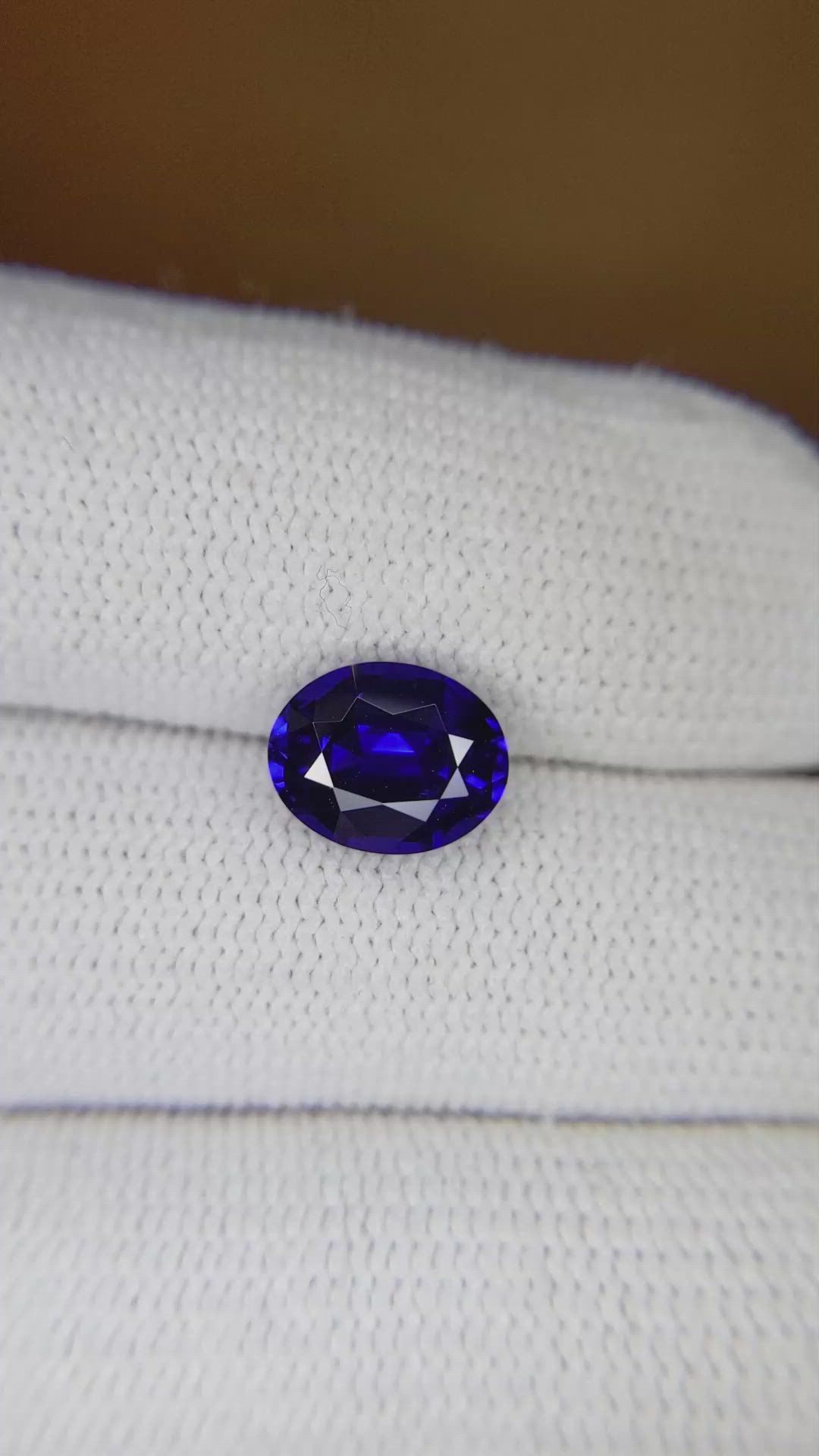 2.53 Ct. Blue Sapphire from Ceylon (Sri Lanka) Size Video