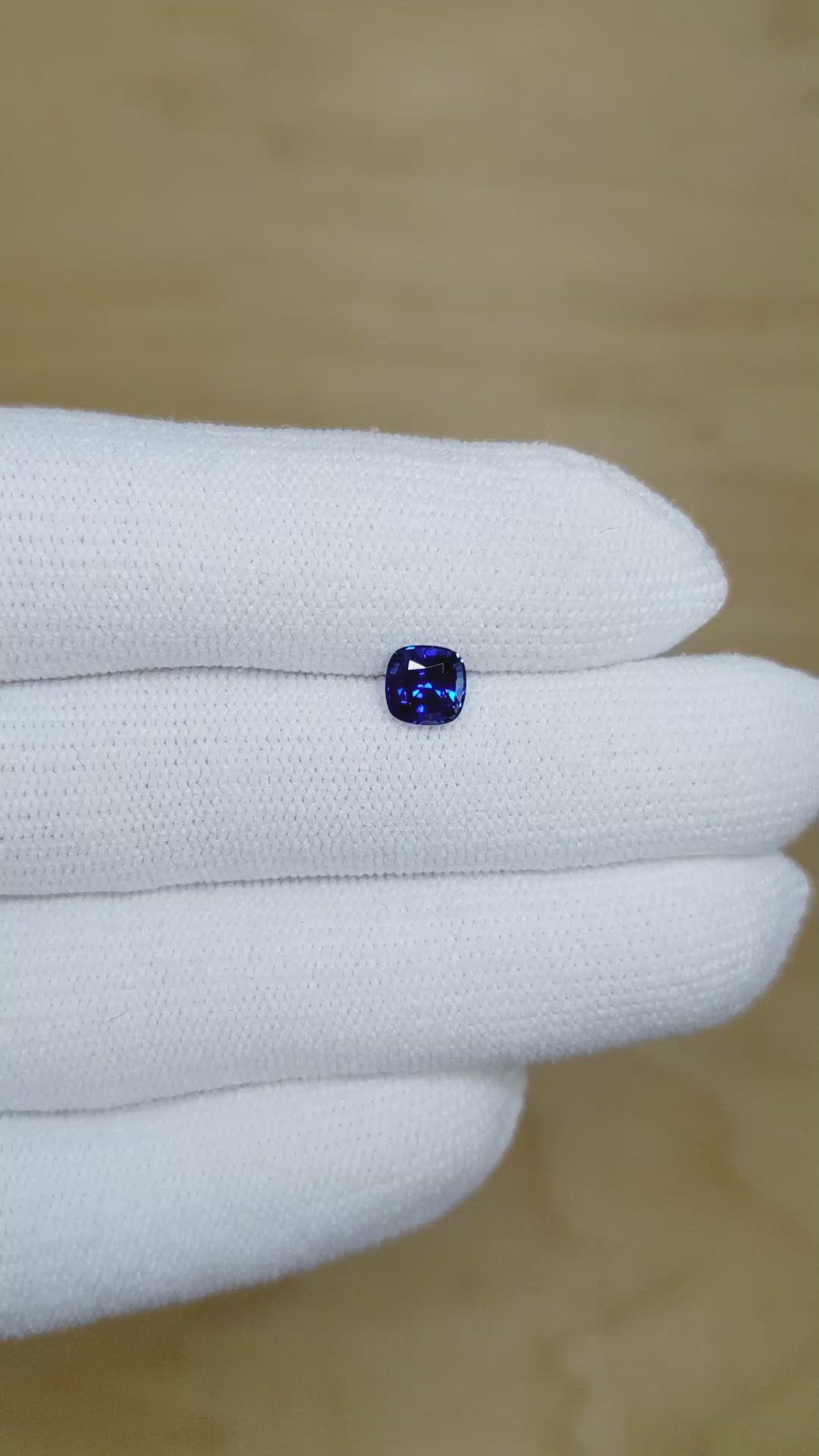 1.01 Ct. Blue Sapphire from Ceylon (Sri Lanka) Size Video