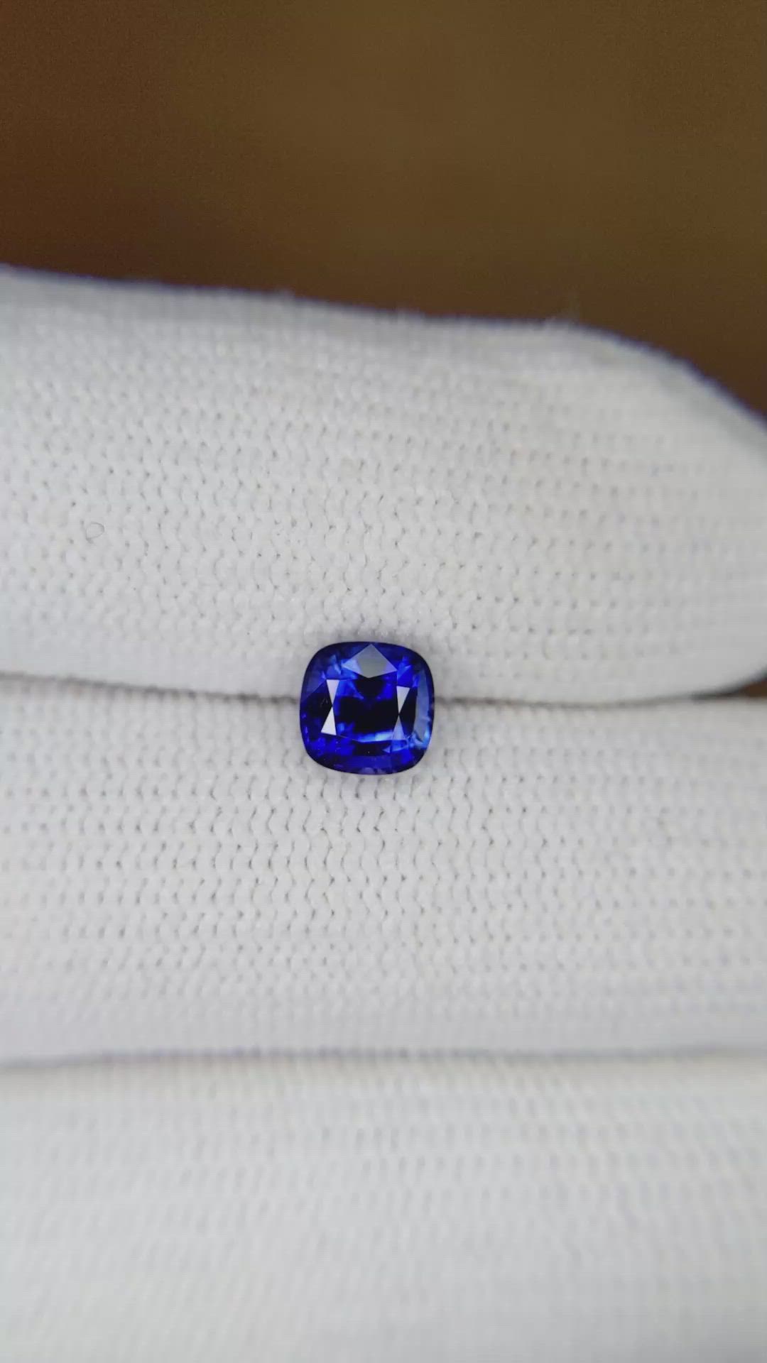 1.01 Ct. Blue Sapphire from Ceylon (Sri Lanka) Size Video