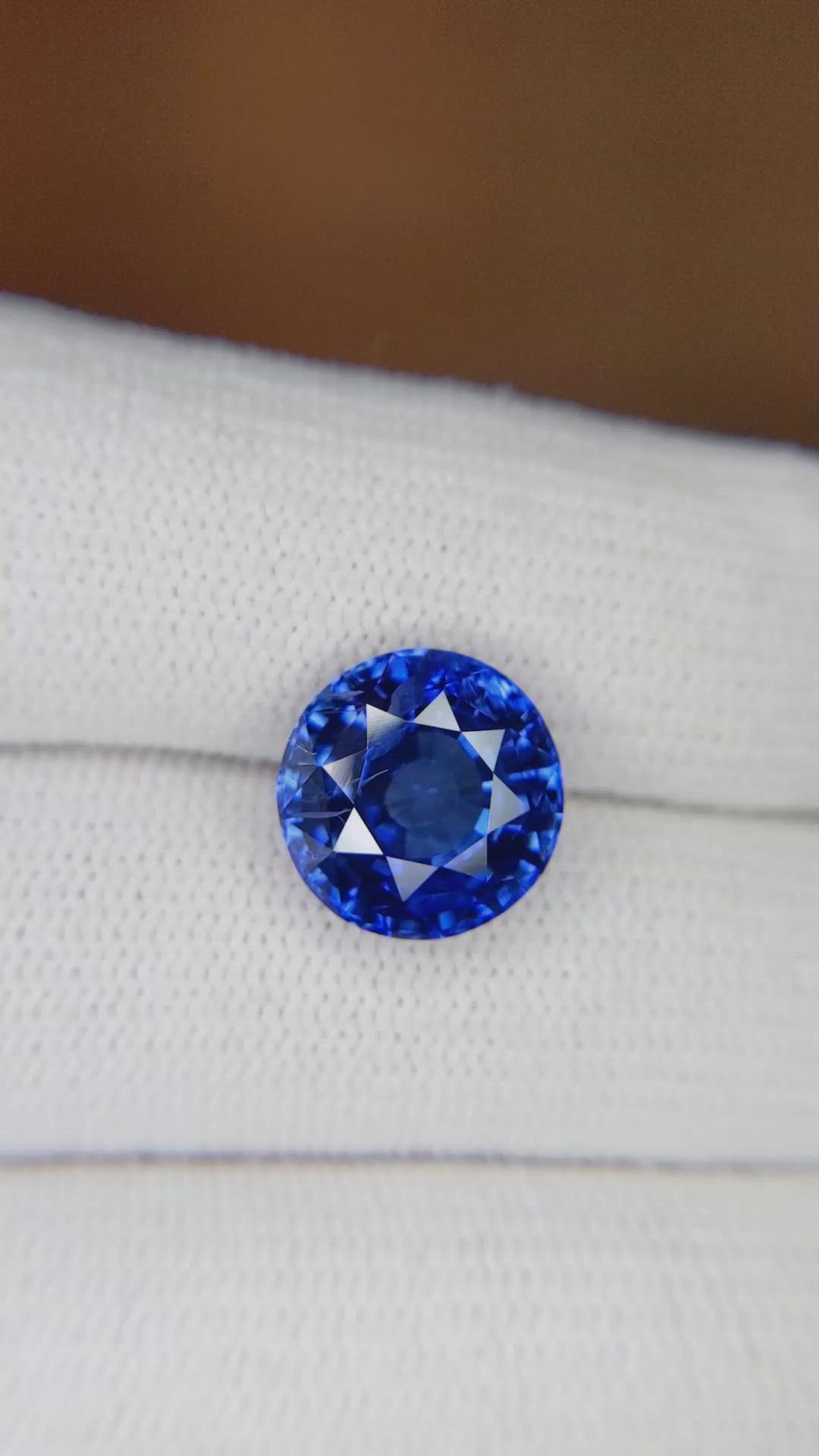 6.50 Ct. Blue Sapphire from Ceylon (Sri Lanka) Size Video
