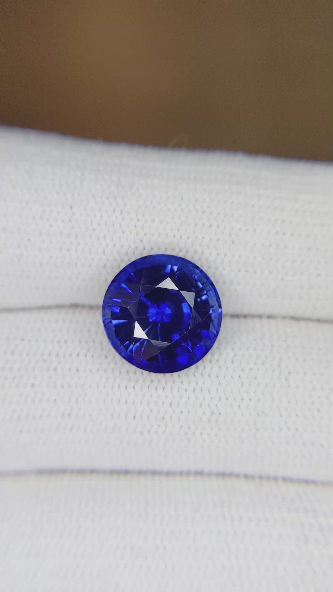 6.41 Ct. Blue Sapphire from Ceylon (Sri Lanka) Size Video