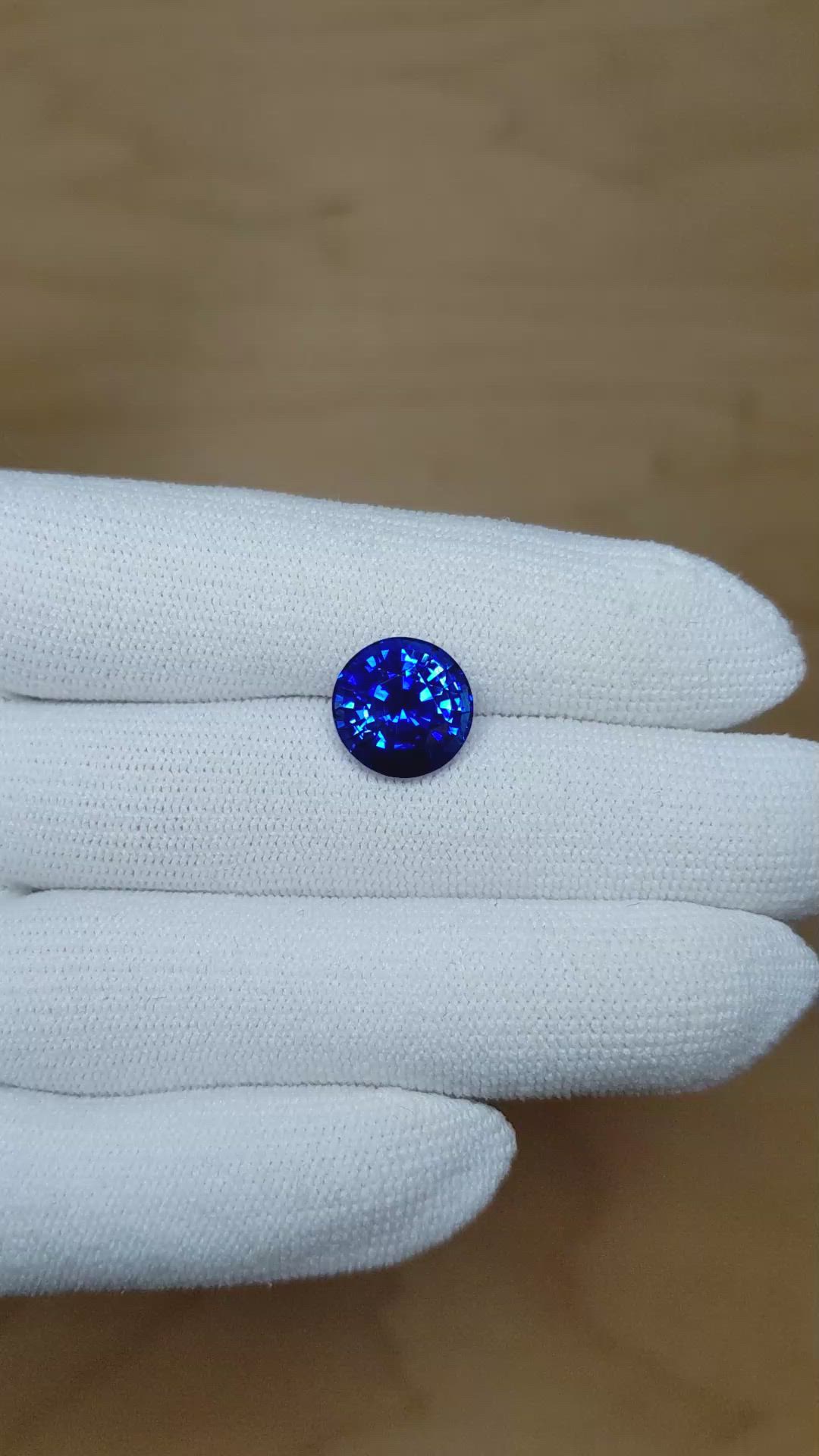 6.41 Ct. Blue Sapphire from Ceylon (Sri Lanka) Size Video